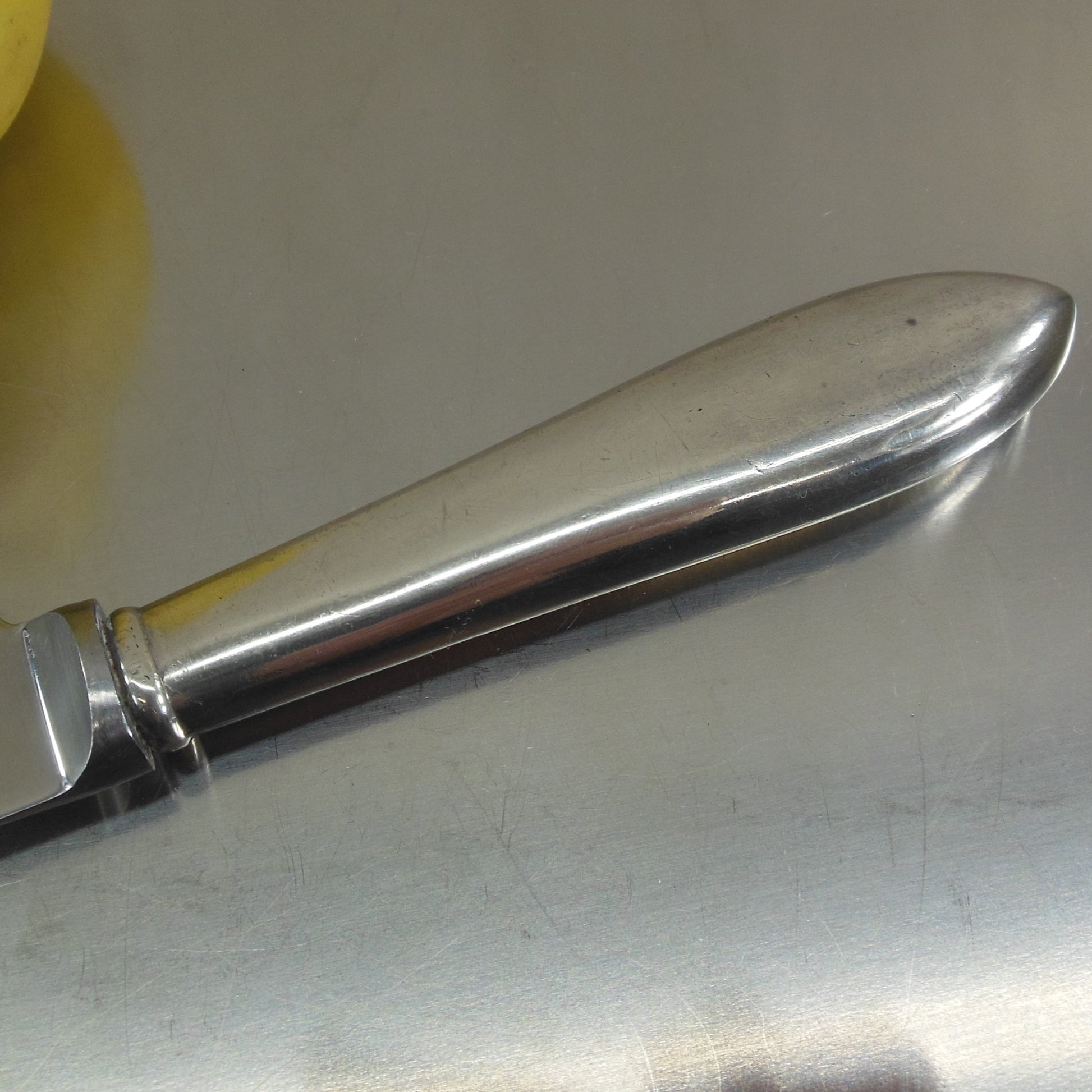 Raimond Sheffield England Sterling Handle Stainless Serrated Cake Knife used
