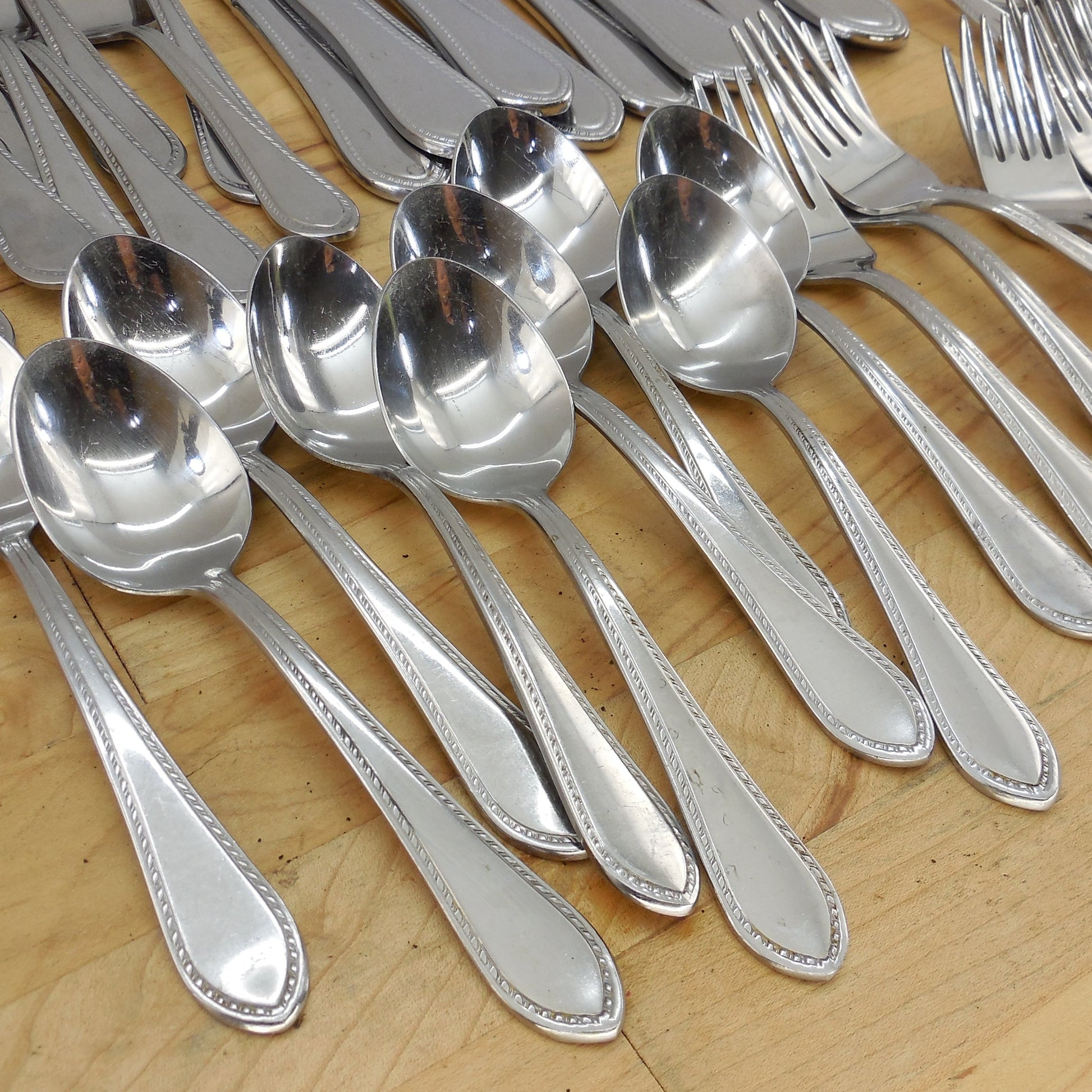 Reed & Barton Tradition Tanglewood 55 Lot Stainless Flatware Partial Set Teaspoon
