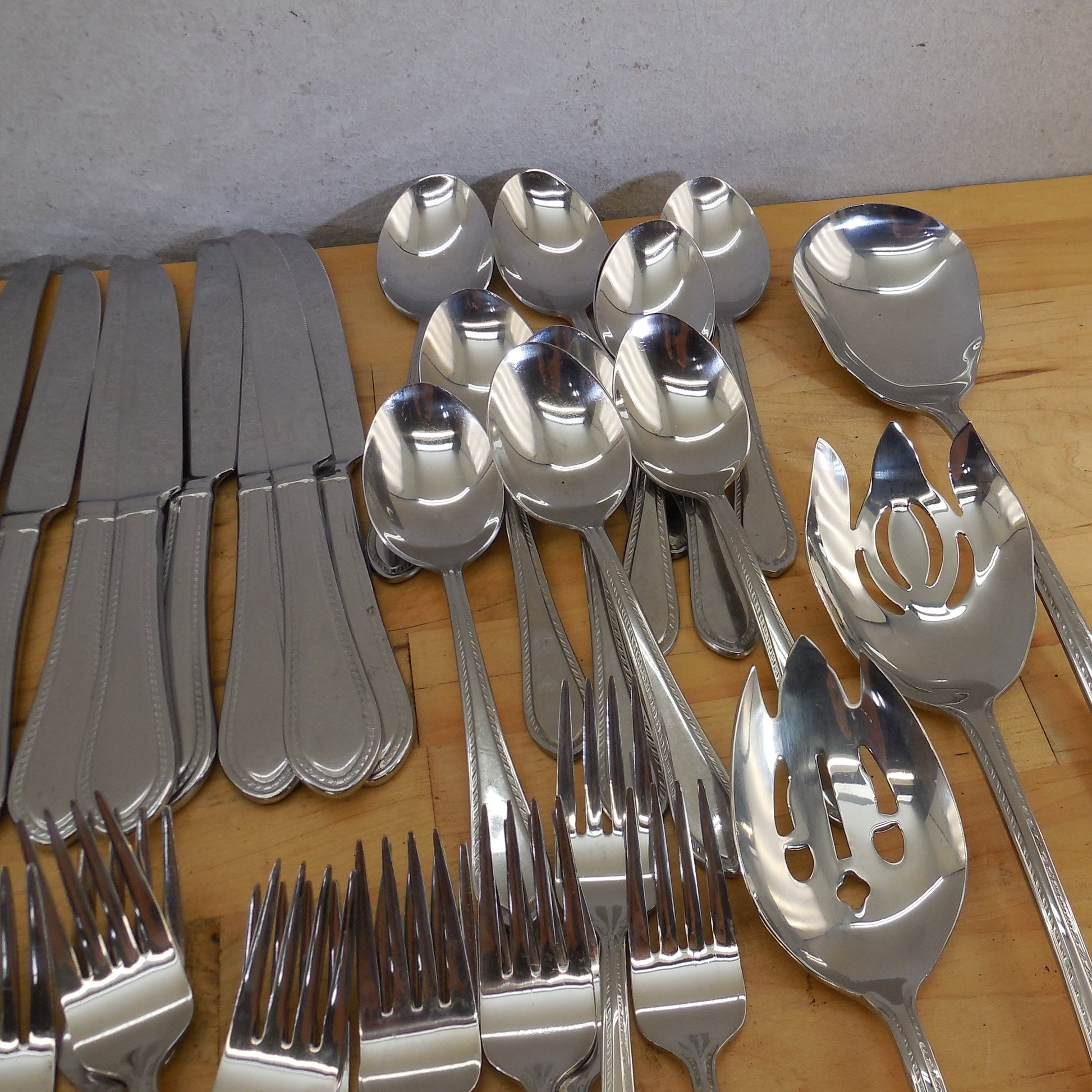 Reed & Barton Tradition Tanglewood 55 Lot Stainless Flatware Partial Set Used
