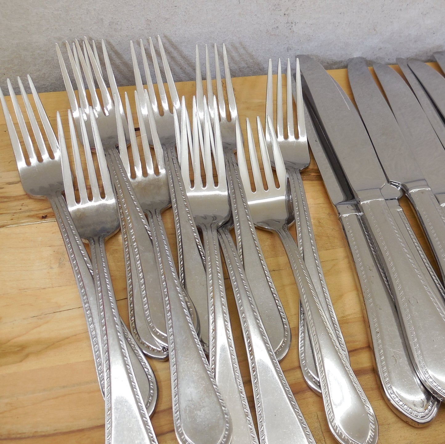 Reed & Barton Tradition Tanglewood 55 Lot Stainless Flatware Partial Set Knife