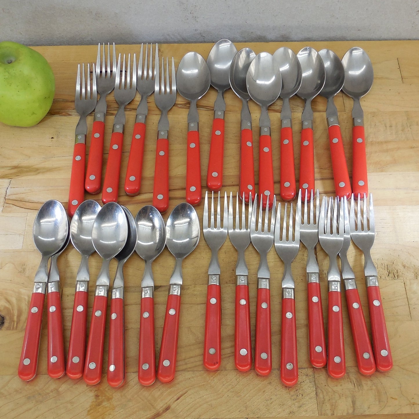 Washington Forge Mardi Gras Red Stainless Flatware 28 Lot Spoon Fork