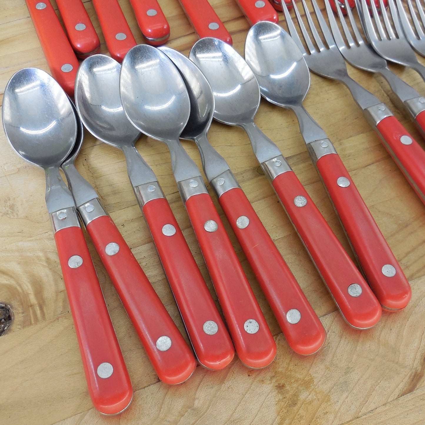 Washington Forge Mardi Gras Red Stainless Flatware 28 Lot Spoon Fork