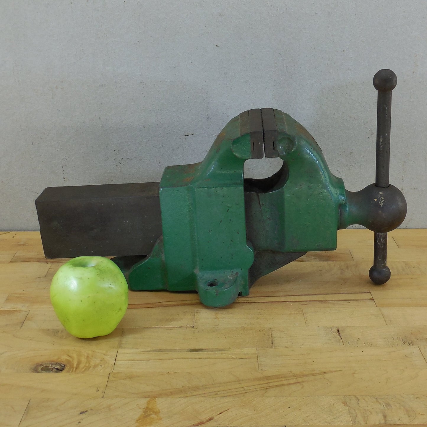 Unbranded Rock Island? 4" Bench Vise 42 lbs. Green Stamped 278 192 X