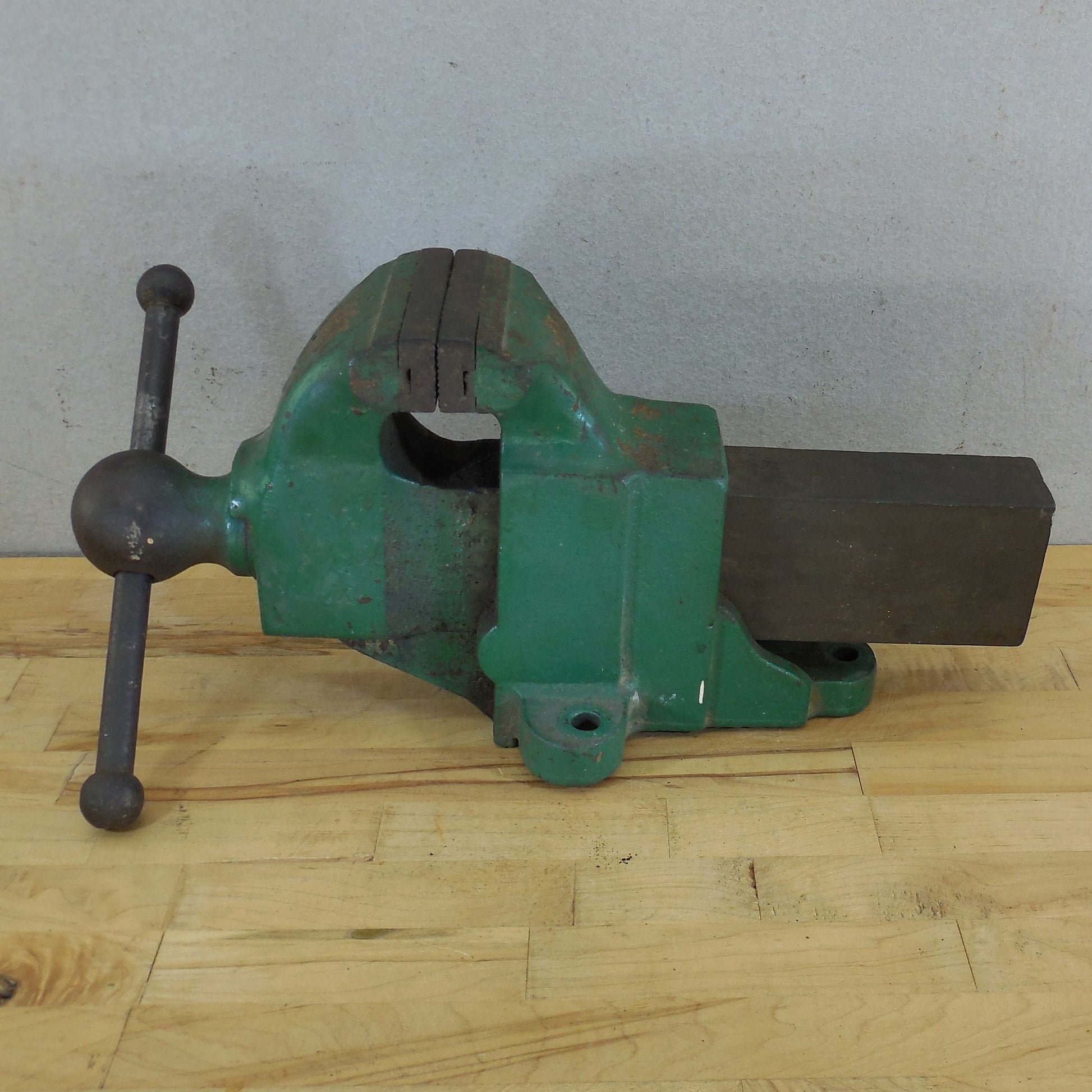 Unbranded Rock Island? 4" Bench Vise 42 lbs. Green Stamped 278 192 X Used