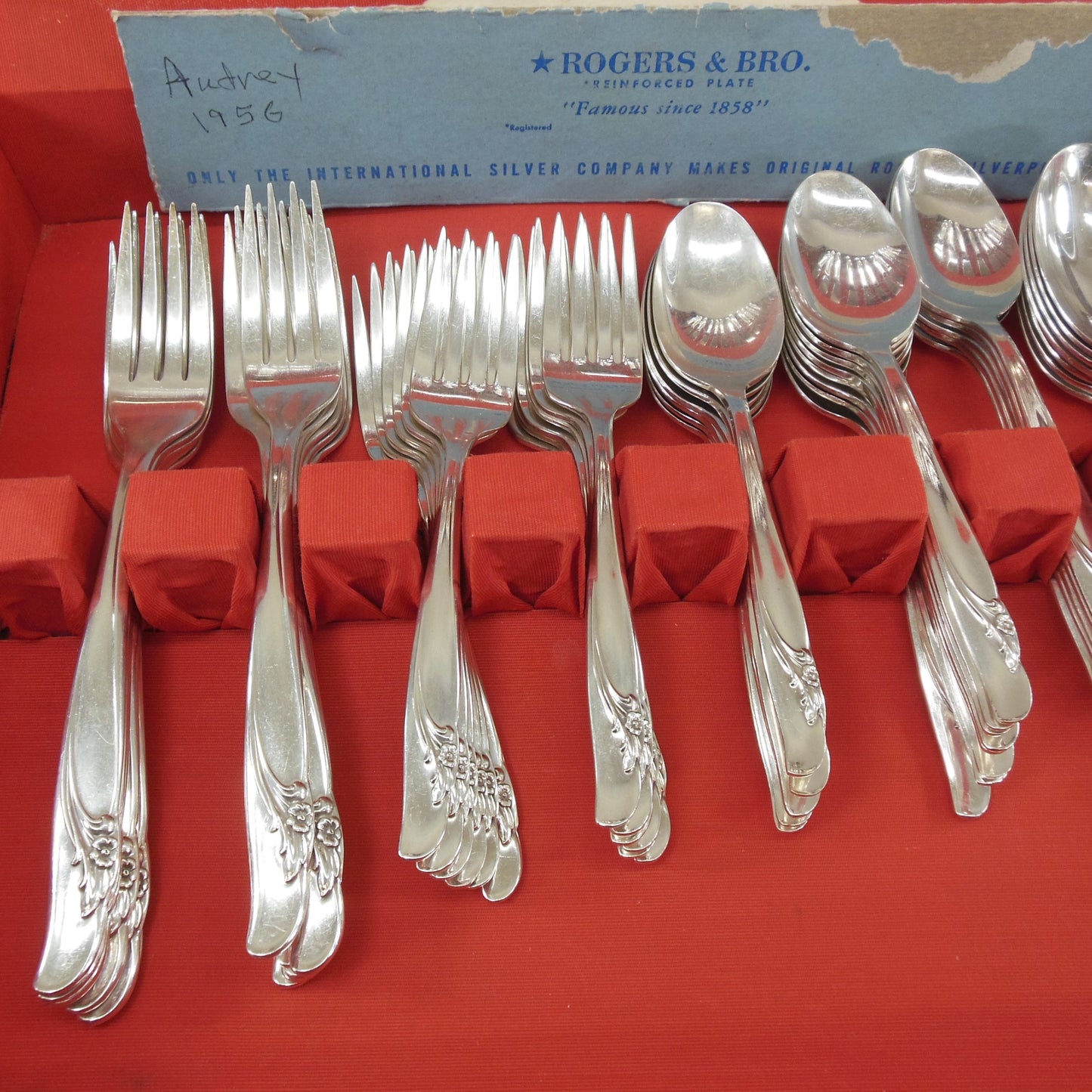Rogers & Bros. 1957 Exquisite Radiant Lady Silverplate Silverware Set - Service for 12 Vintage