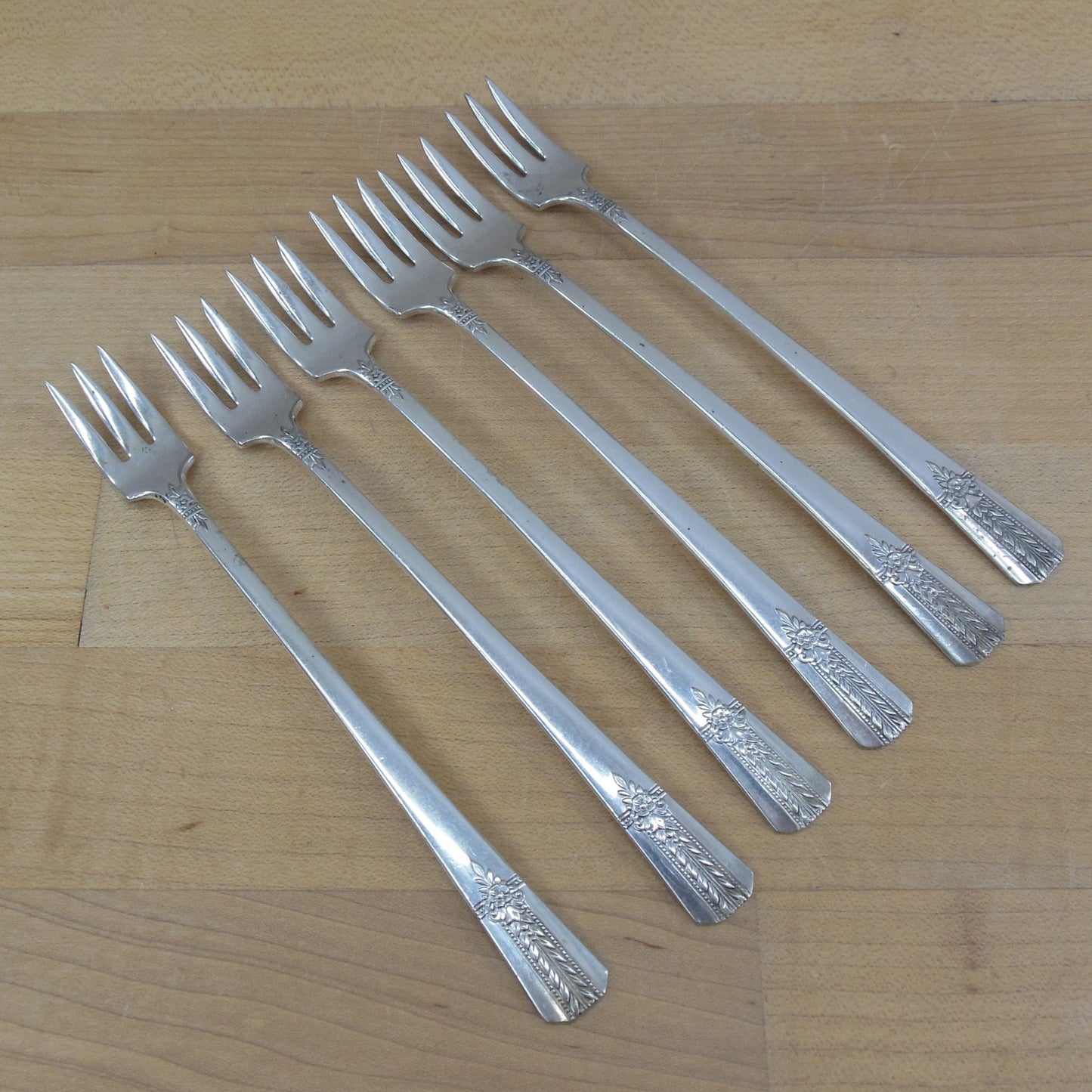 Vernon Silver Plate Romford - 6 set Seafood Forks. Vintage 1939