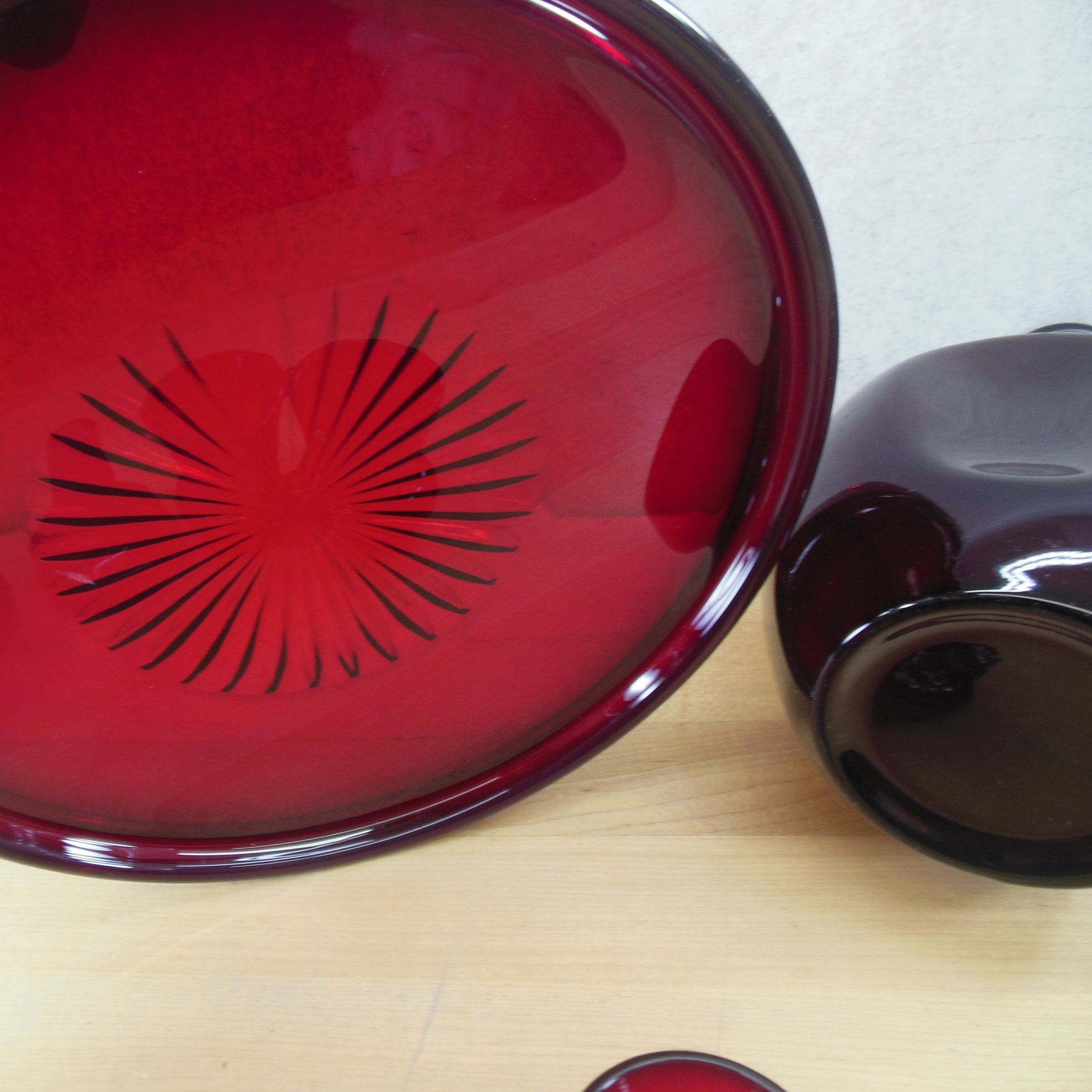 Ruby Red Glass Sherry Wine Decanter Cups Underplate Set Rays