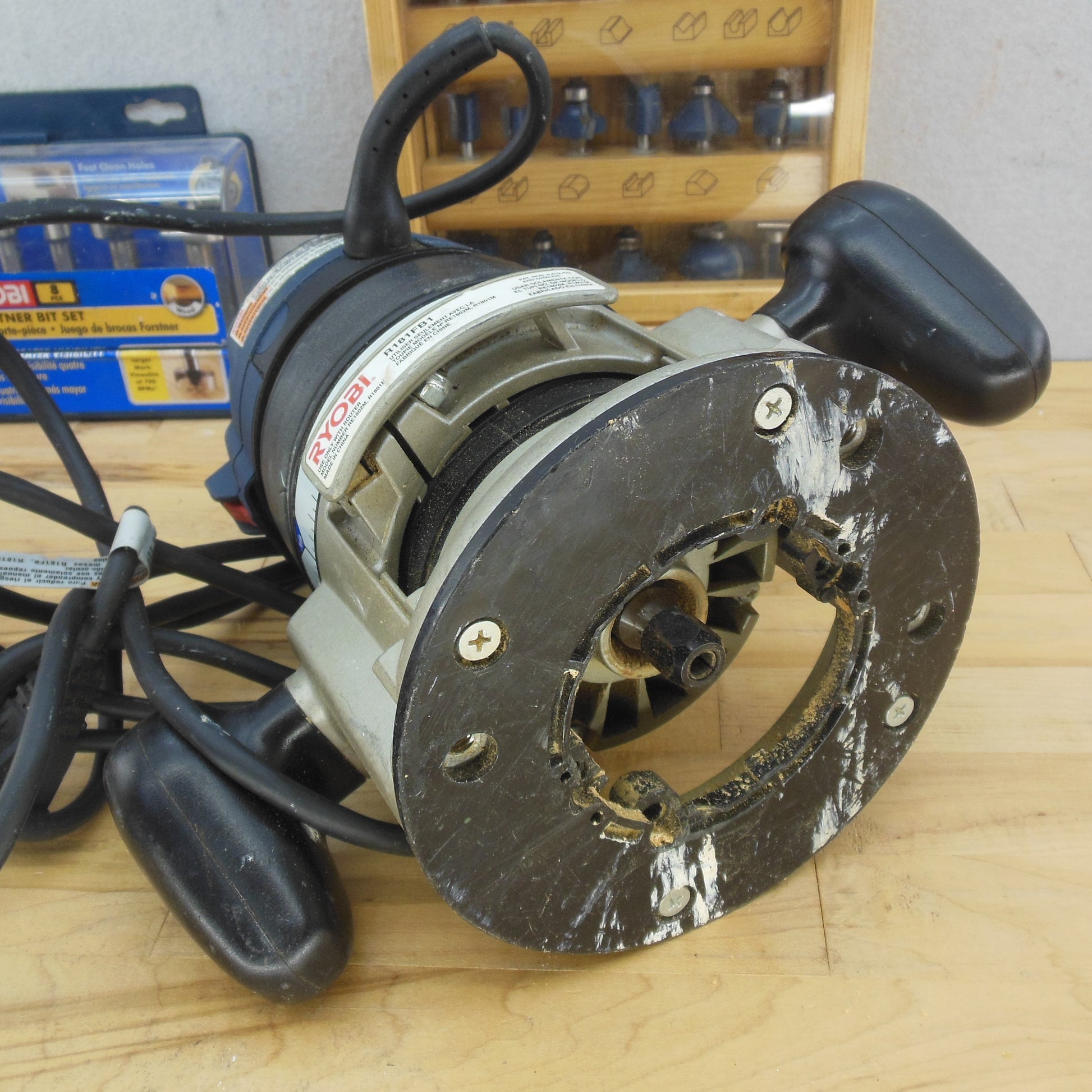 Ryobi R1801M1 Router & R181FB1 Fixed Base 1.5HP & 3 Bits Forstner Sets Fixed