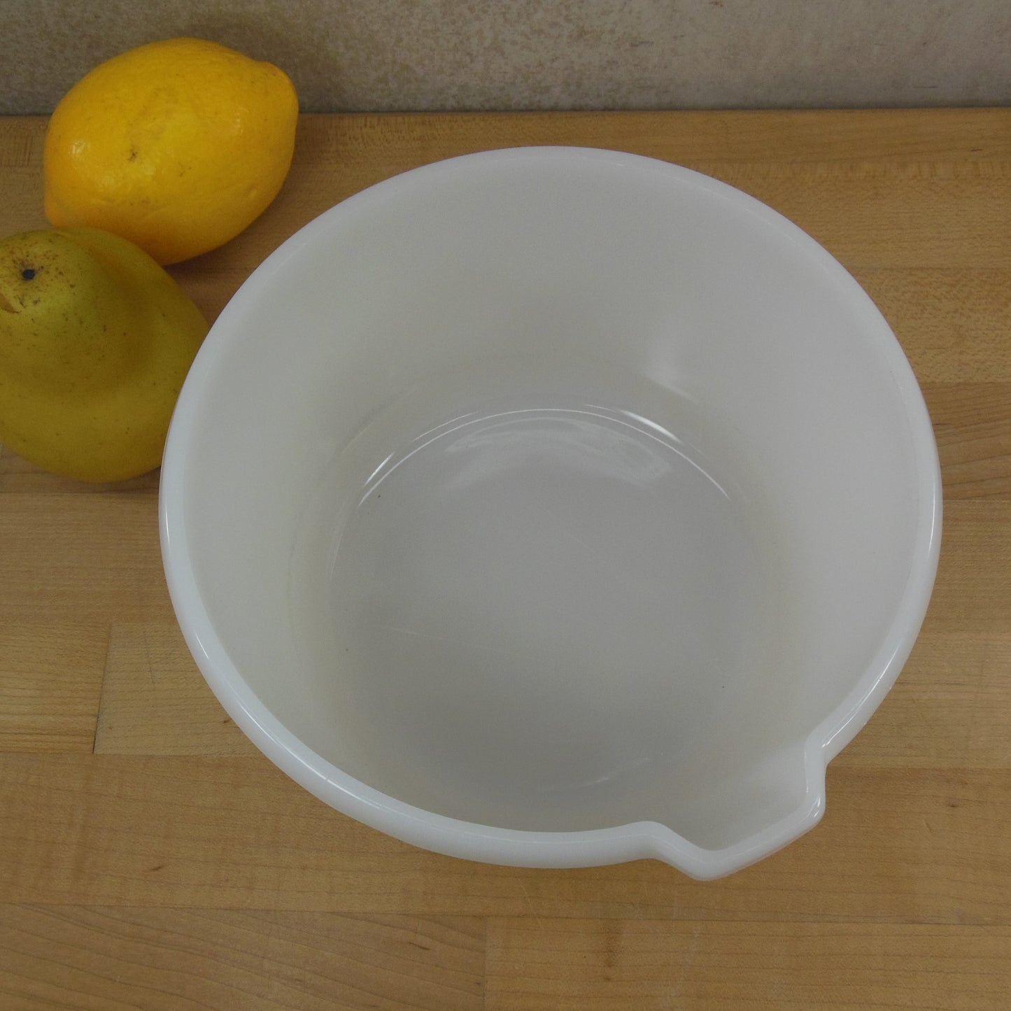 Ronson Foodmatic Mixer Mixing Bowl White Glass - Small Vintage