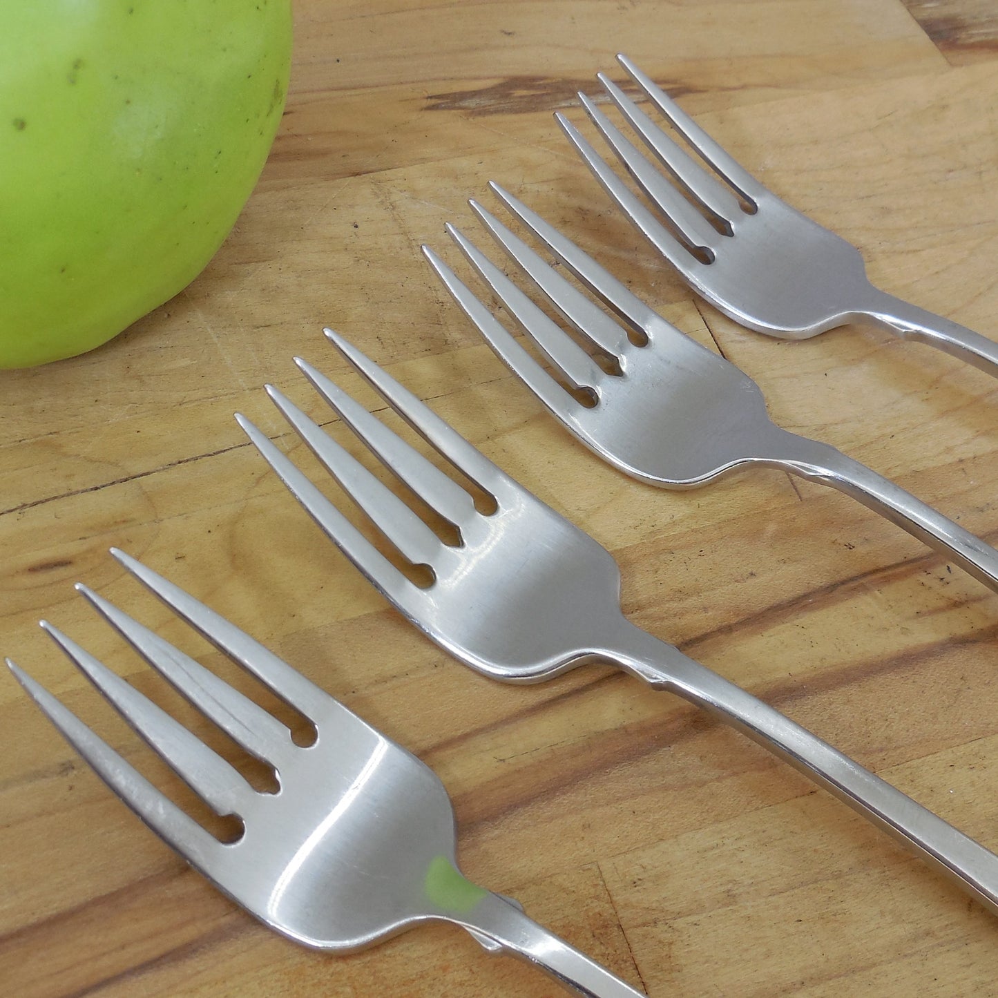 Oneida Heritage Cube American Colonial Stainless Flatware - 4 Salad Forks Used