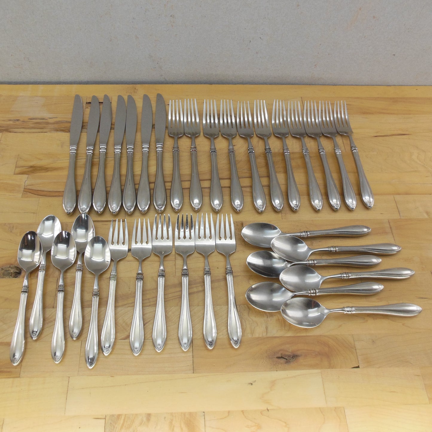 Oneida USA Heirloom Sheraton Stainless Flatware Cube 35 Lot