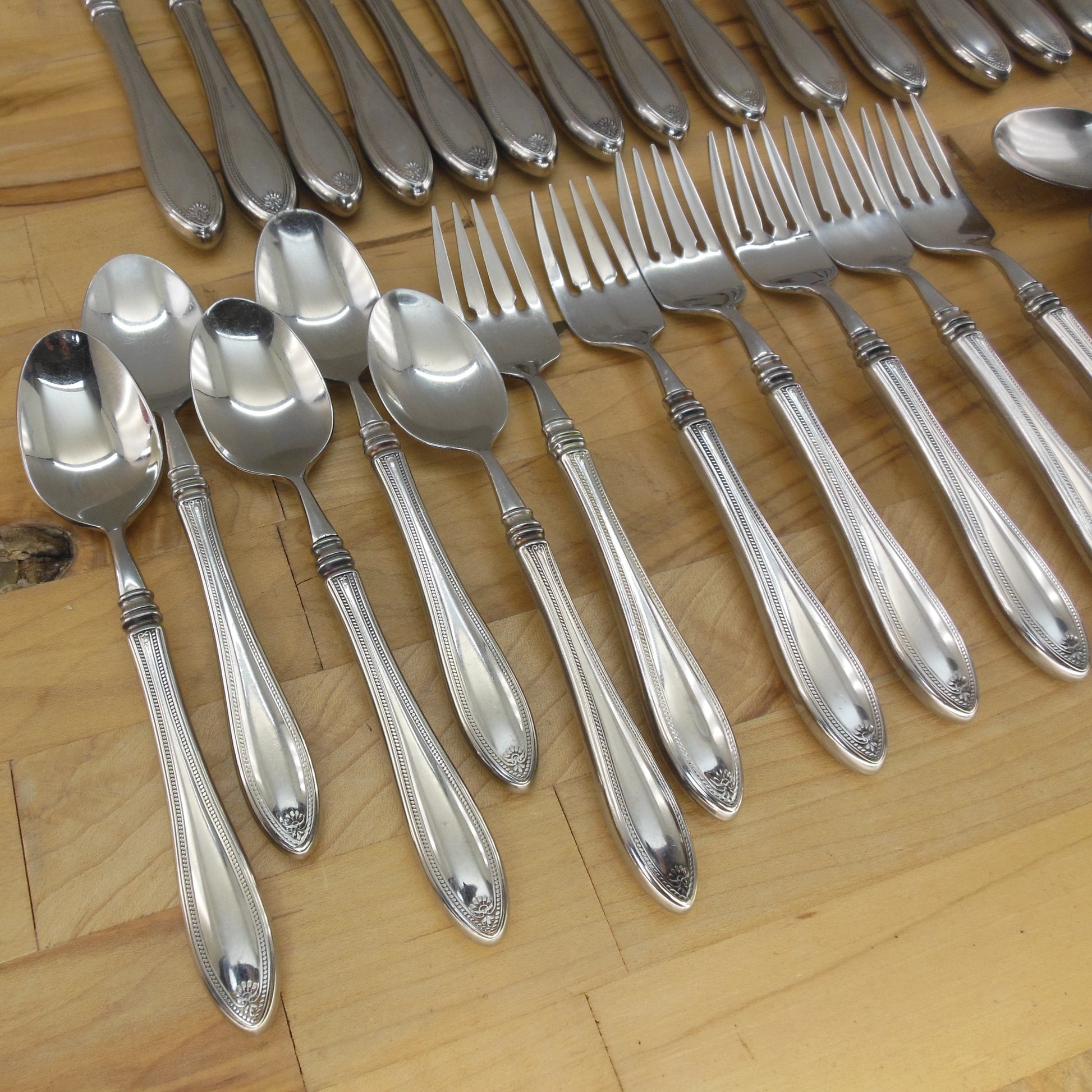 Oneida USA Heirloom Sheraton Stainless Flatware Cube 35 Lot Vintage
