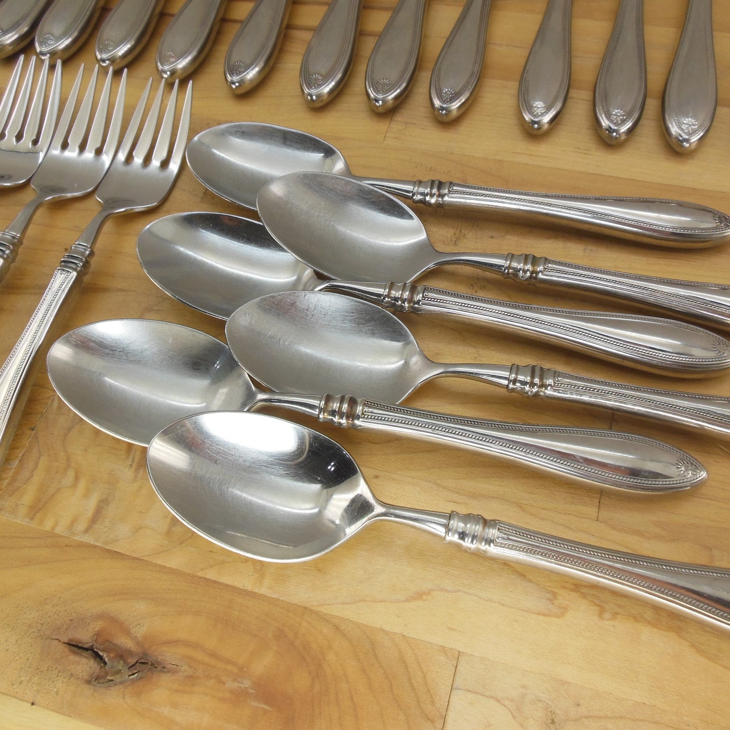 Oneida USA Heirloom Sheraton Stainless Flatware Cube 35 Lot spoon fork