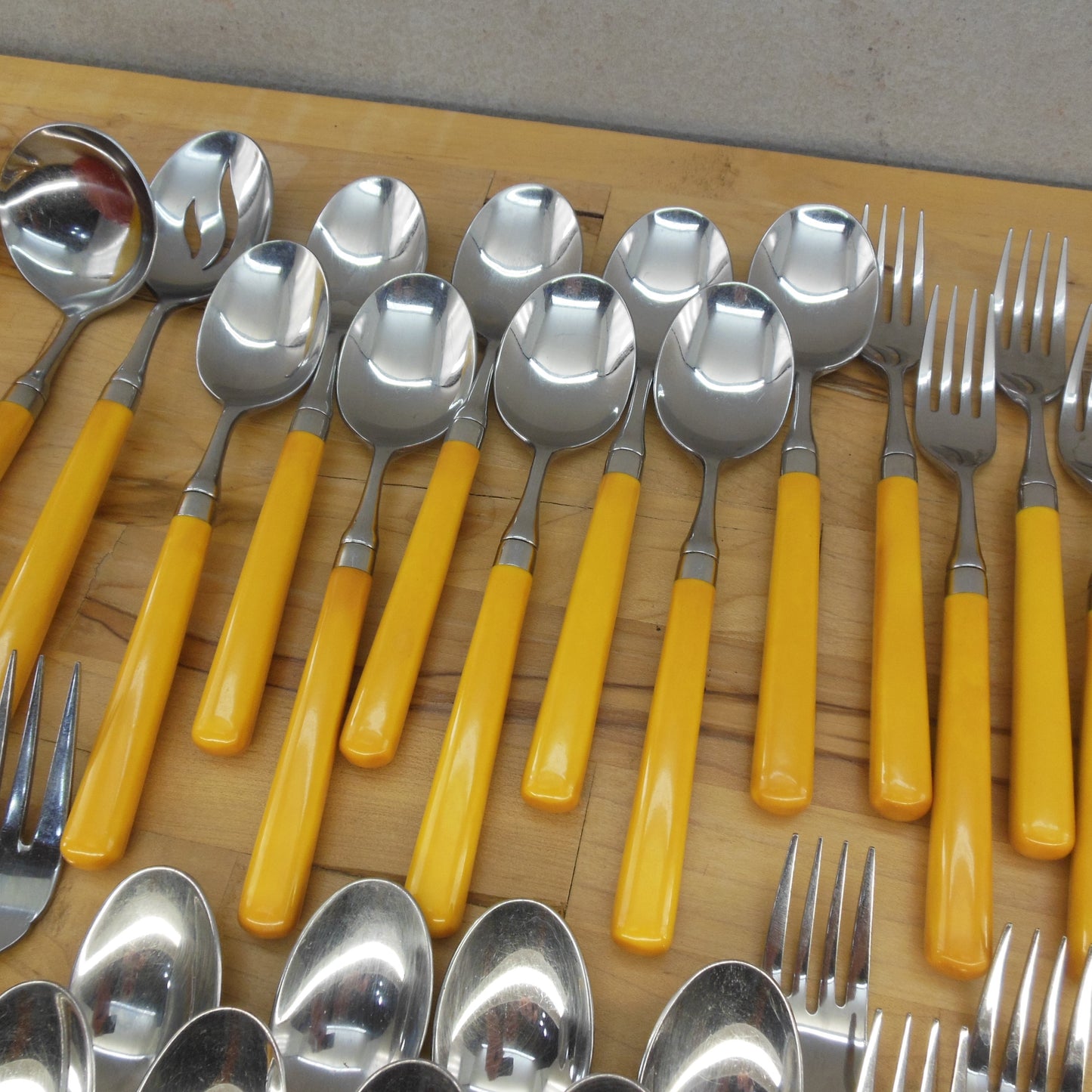 Stanley Roberts Korea Yellow Spectrum Stainless Flatware Set 43 Pieces spoon teaspoon