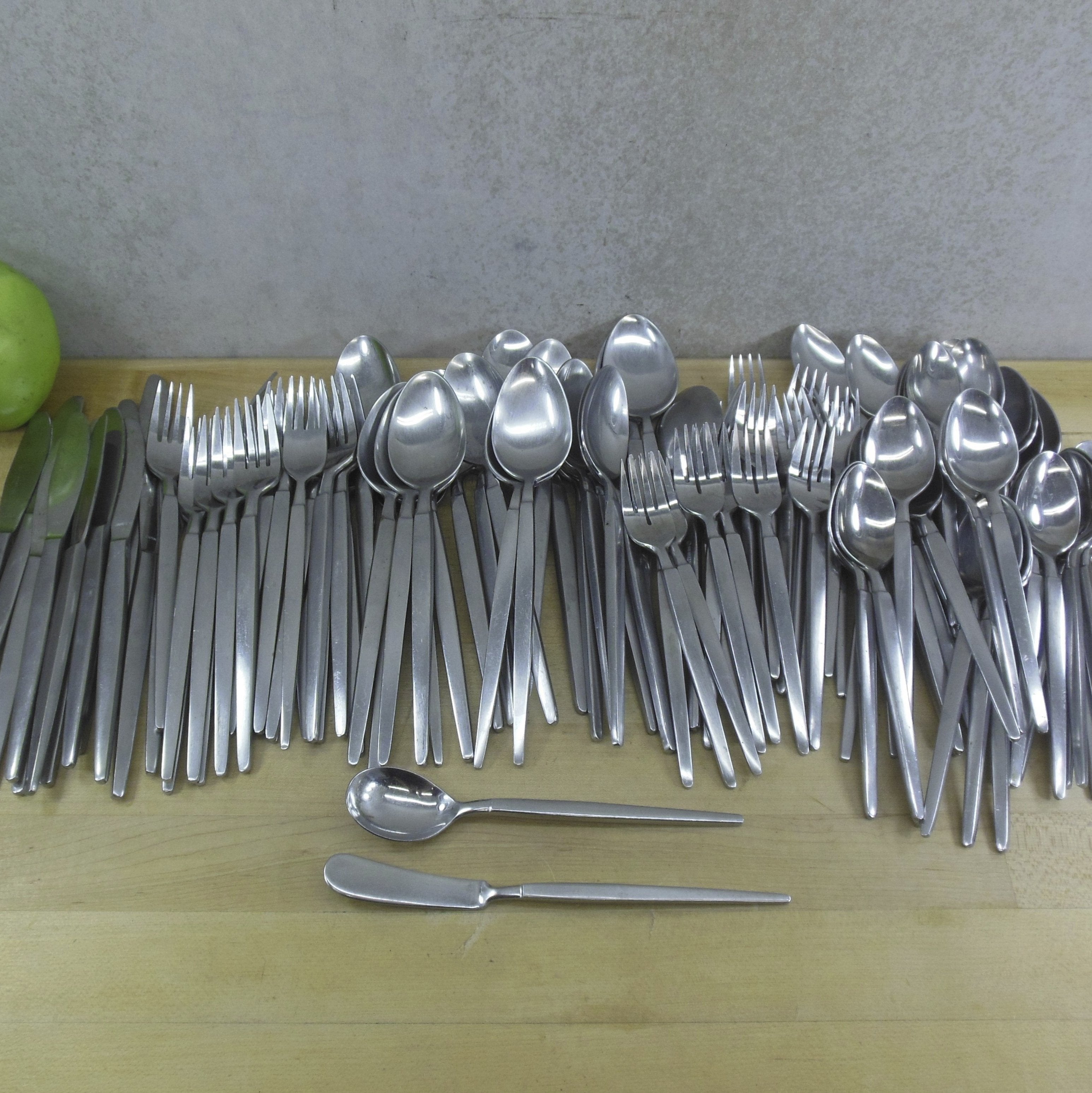 Newest Stanley Roberts Silverware Set