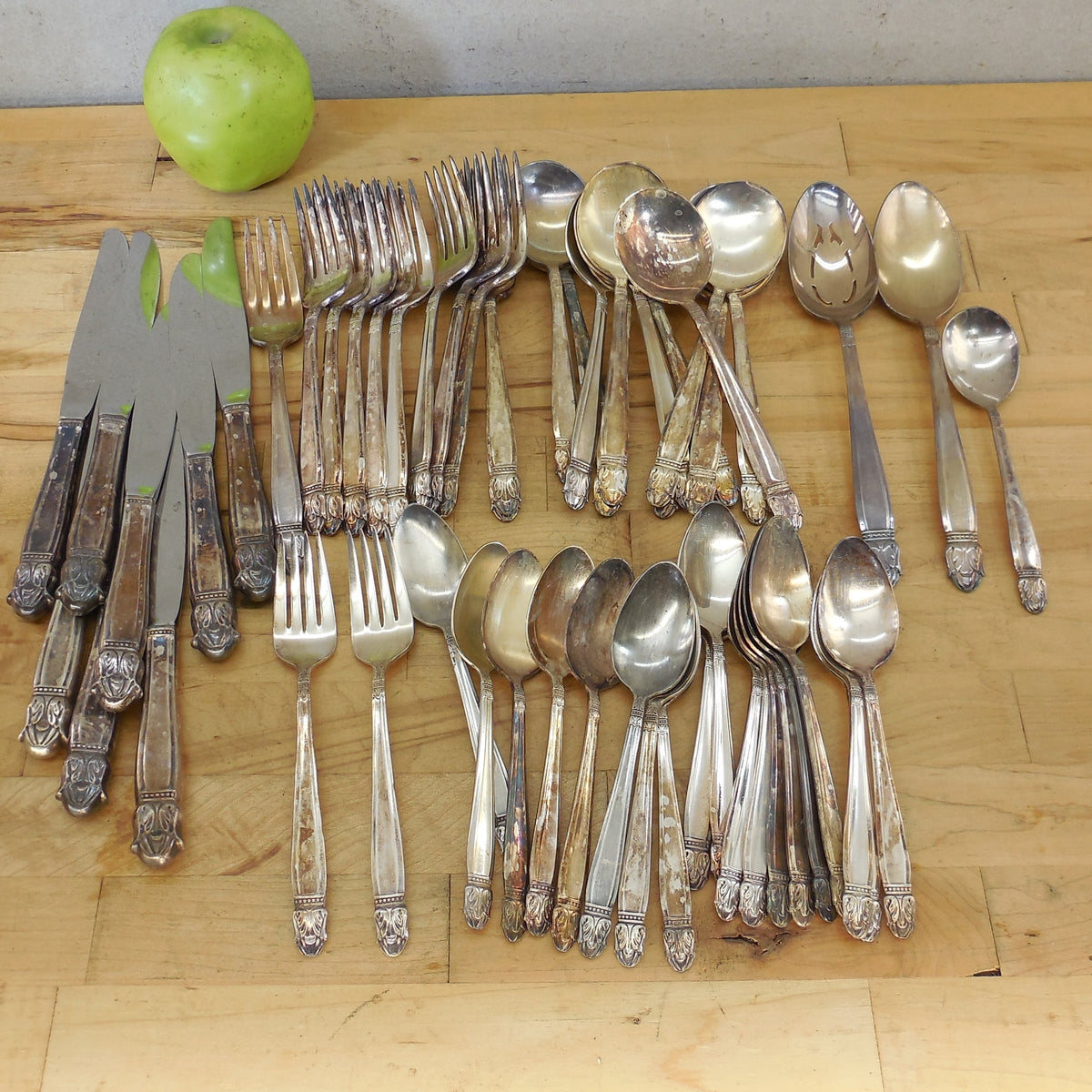Holmes & Edwards Danish Princess Inlaid Silverplate Flatware 55 Pieces