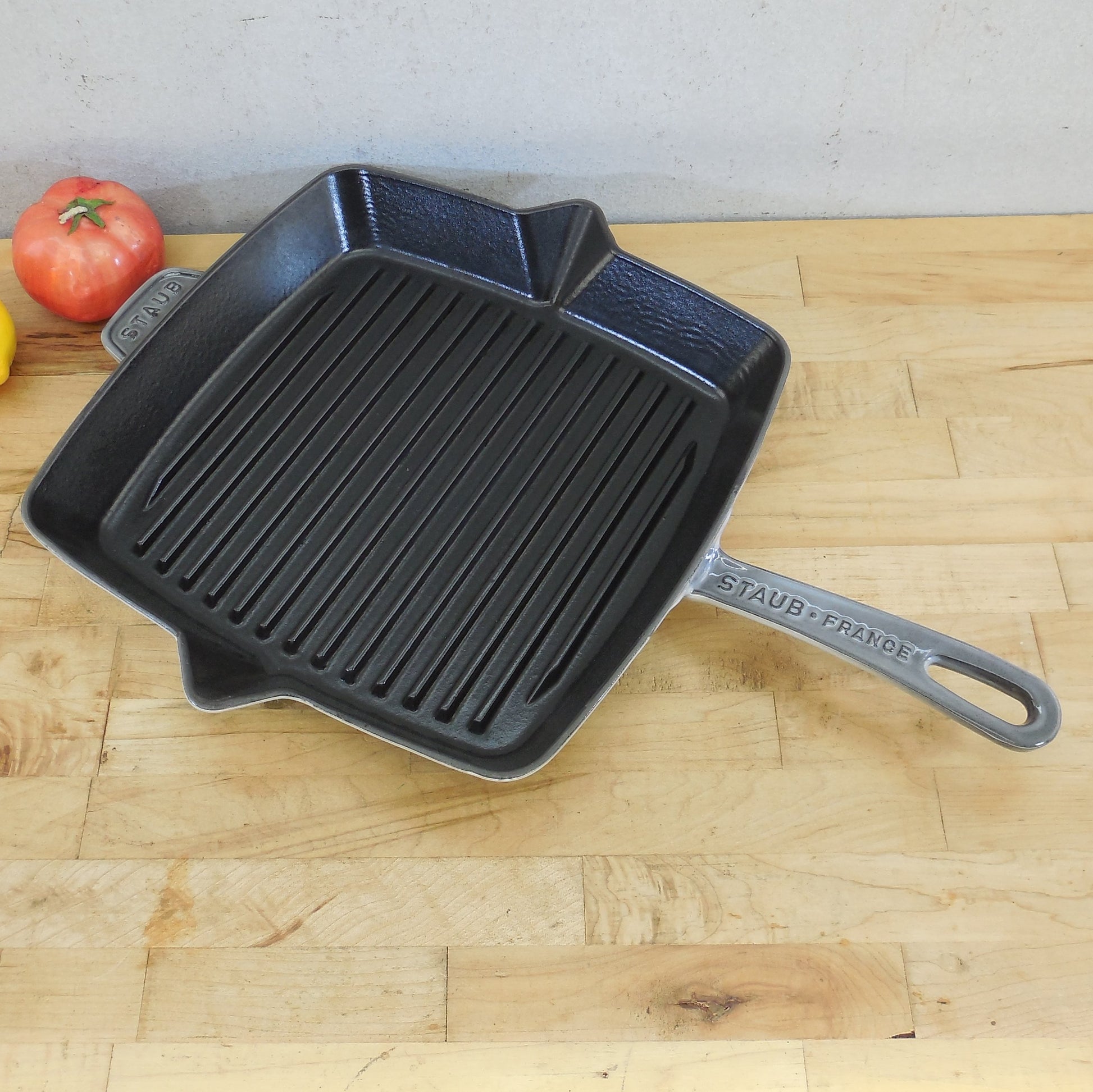 Staub France Cast Iron 12'' Square Grill Pan Graphite Gray Spouts