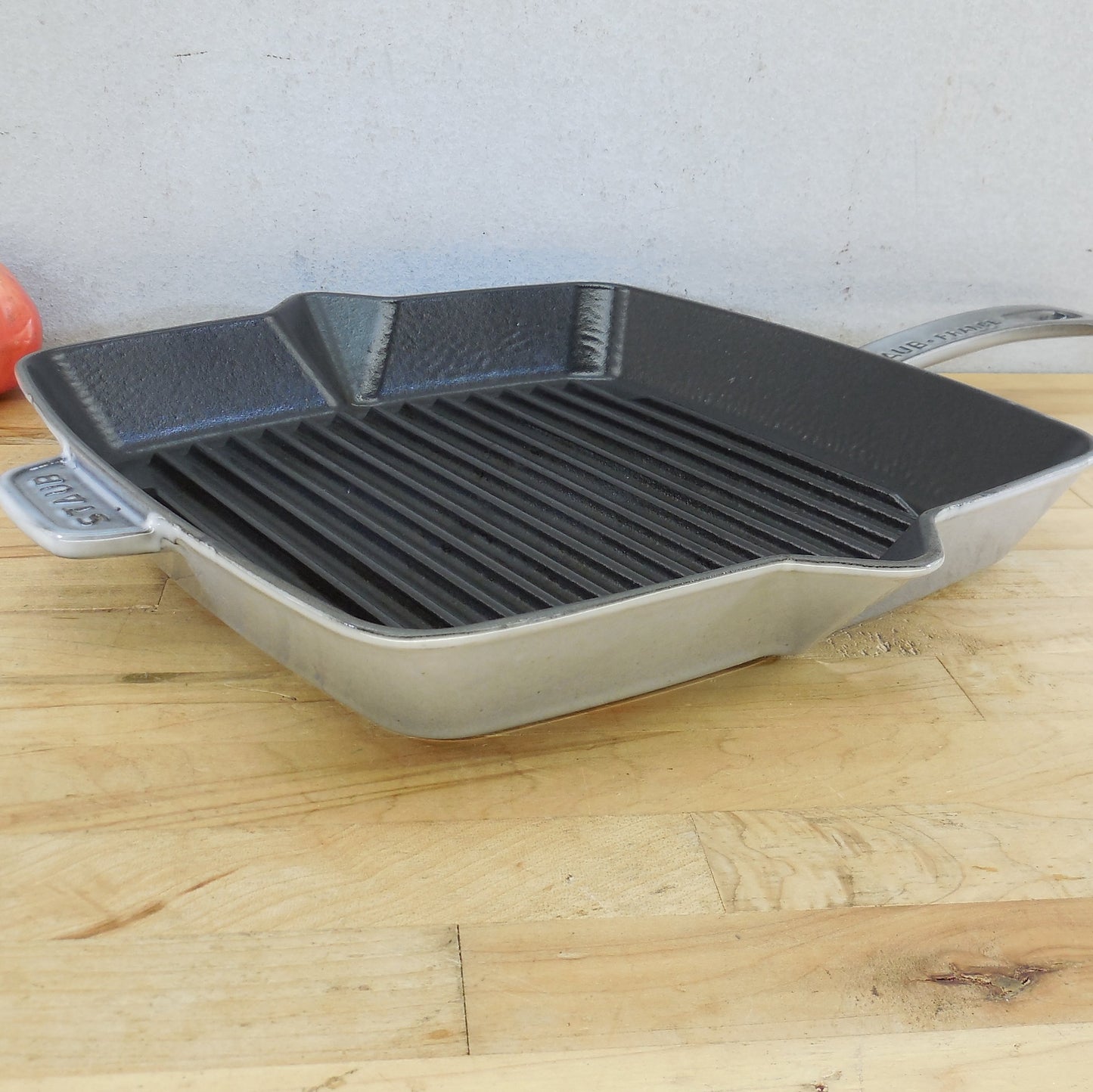 Staub France Cast Iron 12'' Square Grill Pan Graphite Gray Spouts