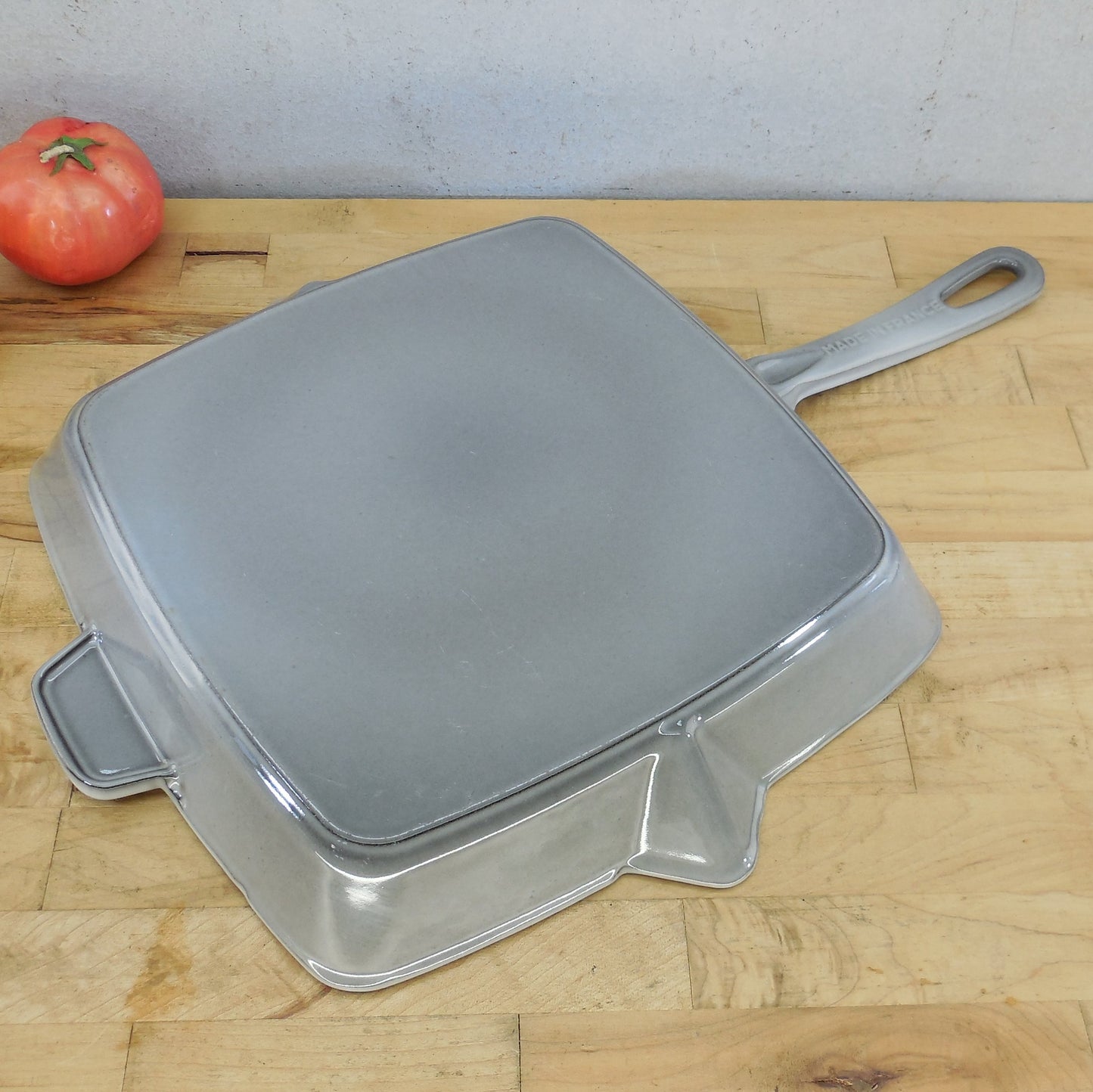 Staub France Cast Iron 12'' Square Grill Pan Graphite Gray Spouts