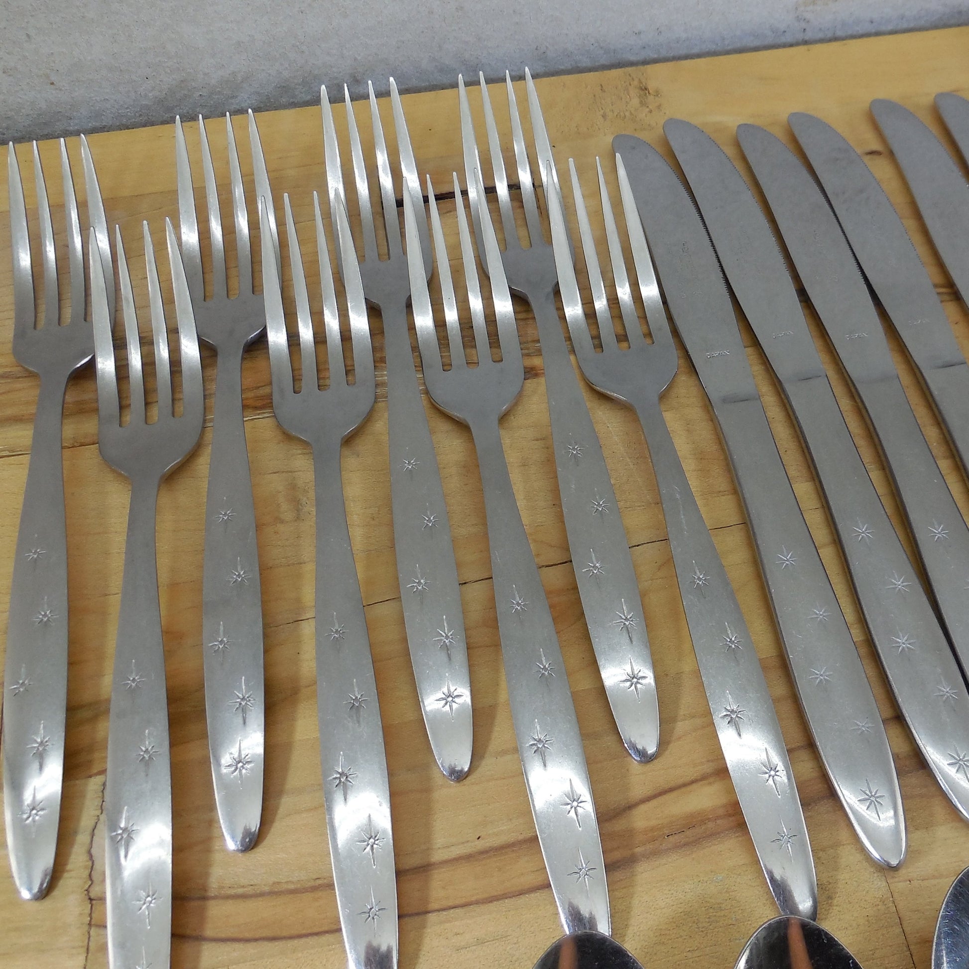 Dorzel Stainless By Hull Enchanted Star Flatware 47 Pieces Atomic Starburst Knife