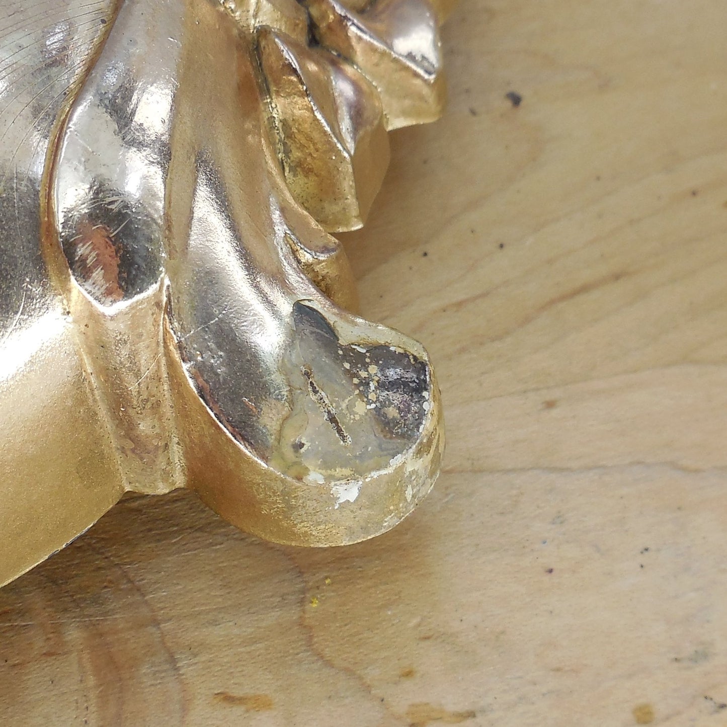 Syroco USA Bright Gold Flower Scroll 8 Day Wall Clock 18" - Not Running Used