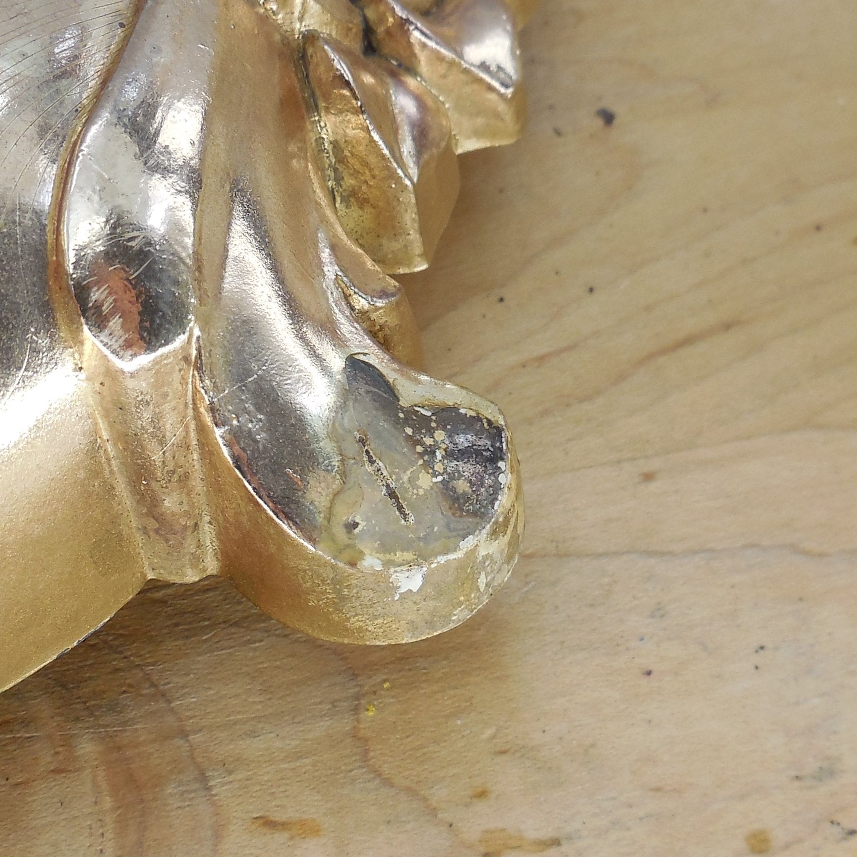 Syroco USA Bright Gold Flower Scroll 8 Day Wall Clock 18" - Not Running Used