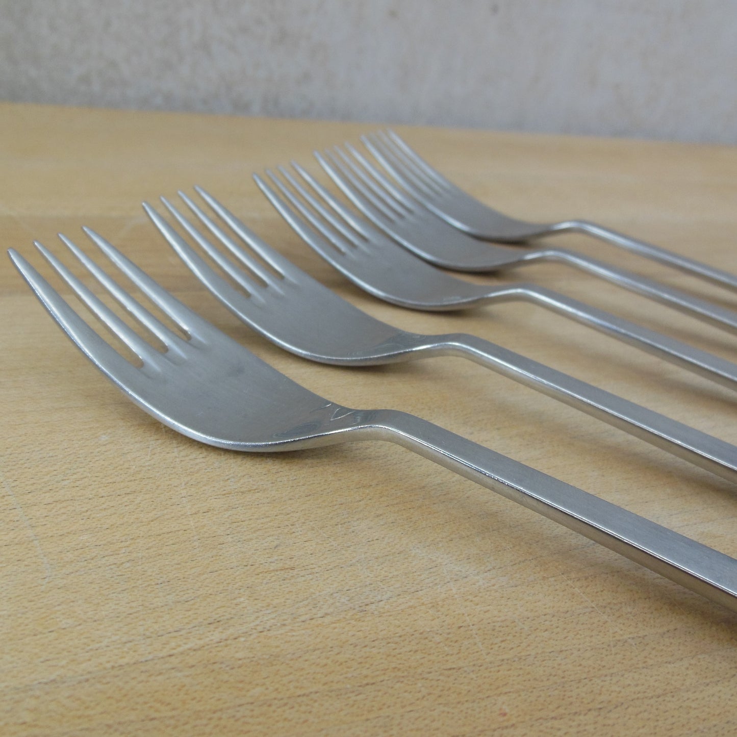 Towle Supreme Cutlery Koreas Lucerne Stainless Salad Forks - 5 Set vintage