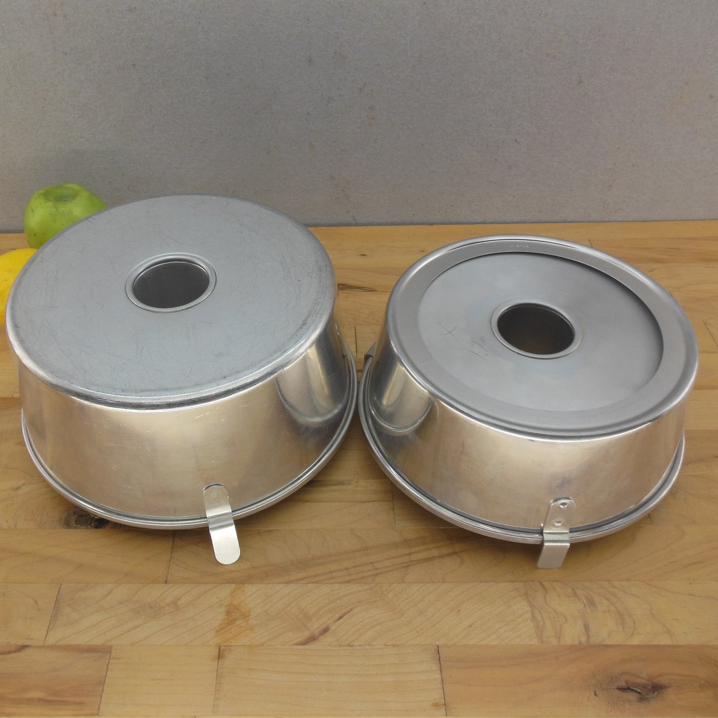 Wear Ever USA Aluminum Tube Cake Pan 2742 9" & 10" Unbranded