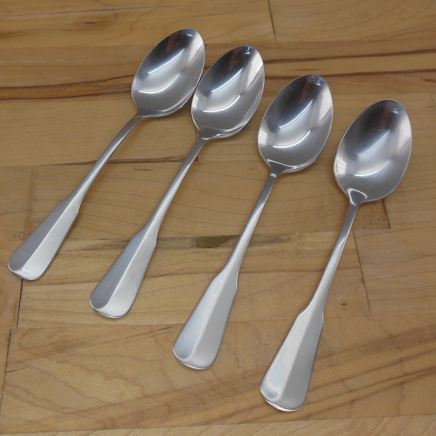 Oneida Distinction Deluxe Stainless Colonial Artistry - 4 Set Teaspoons Vintage