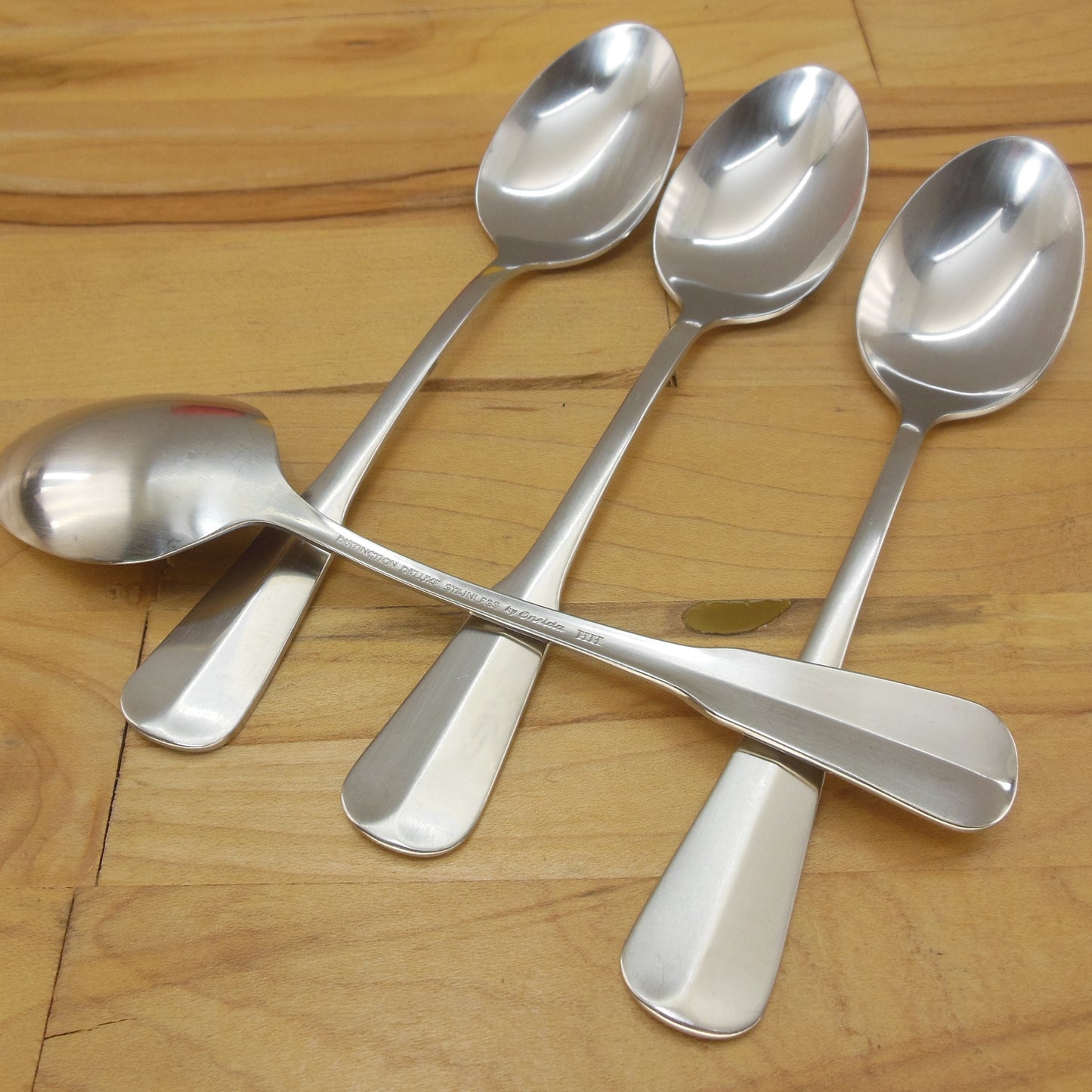 Oneida Distinction Deluxe Stainless Colonial Artistry - 4 Set Teaspoons Used