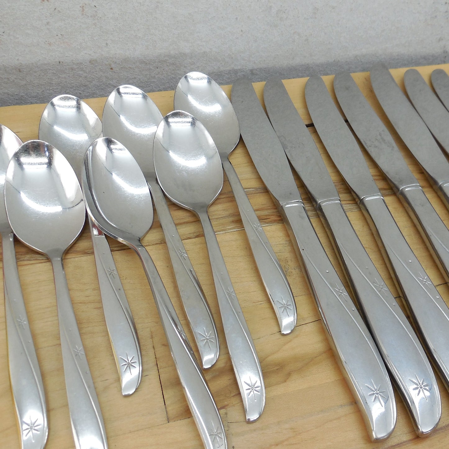 Oneida Community Twin Star Stainless Flatware Set Service for 11 Plus used