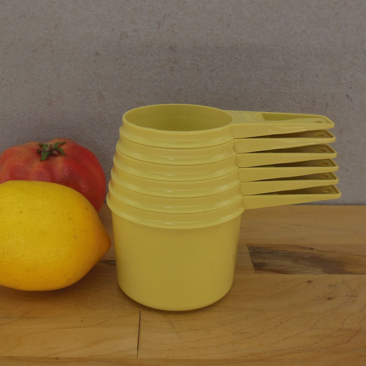 Tupperware Nesting Measuring Cups Pale Yellow 6 Set