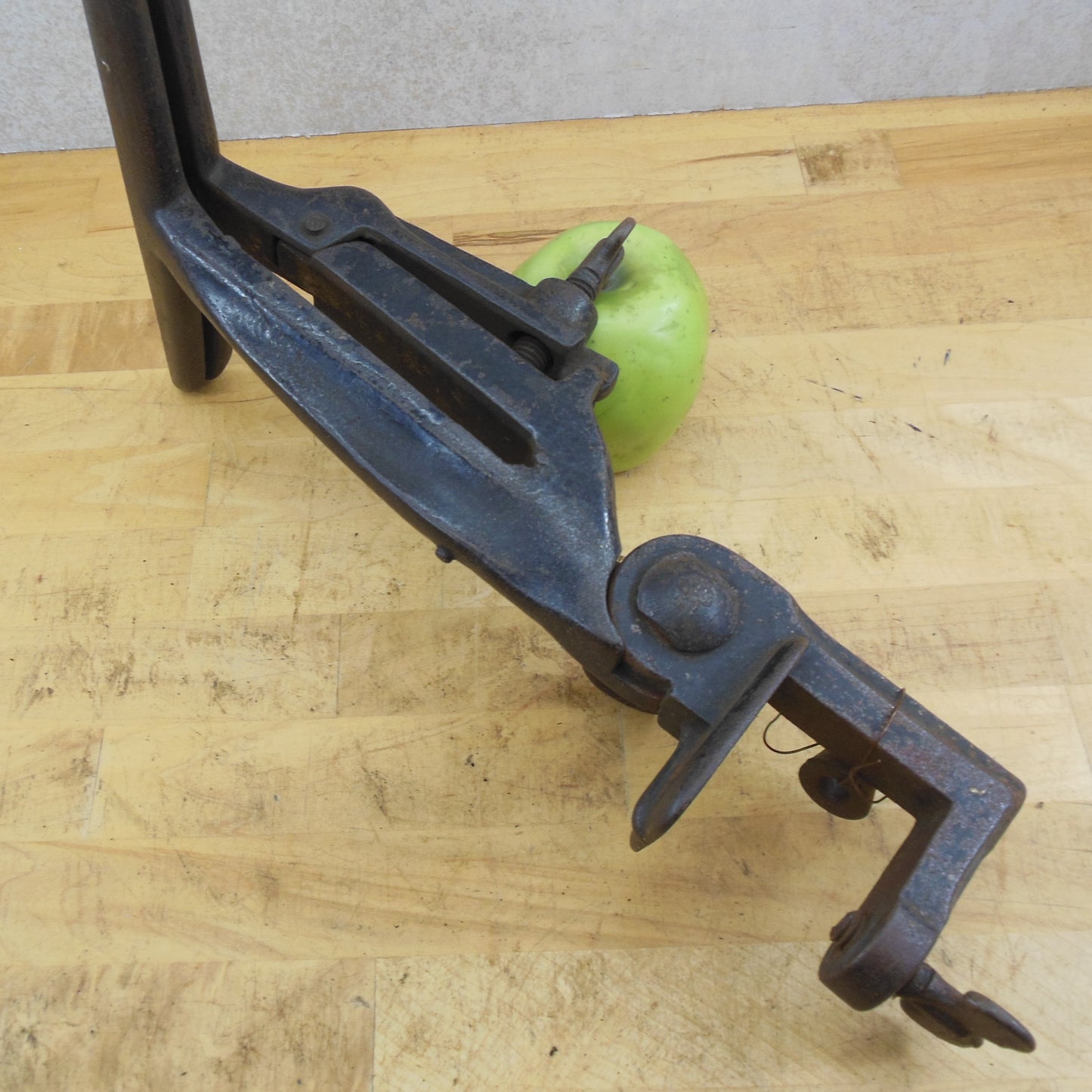 Unbranded Old Cast Iron Hand Saw Sharpening Vise Clamp Antique