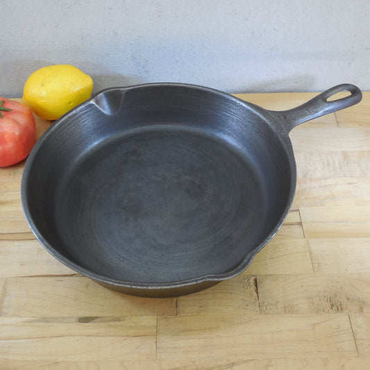 Vollrath Ware -8- Cast Iron Skillet #8 Unbranded 10.5" Cleaned
