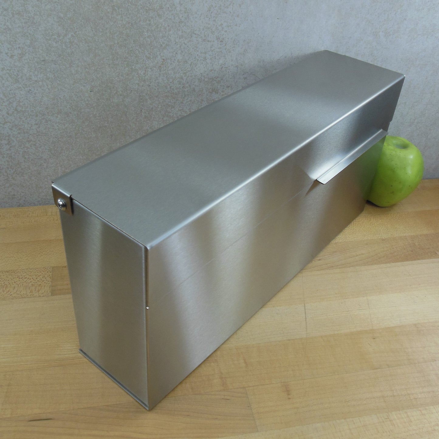 Vsons Louis Stainless Steel Modern Wall Mounted Mailbox