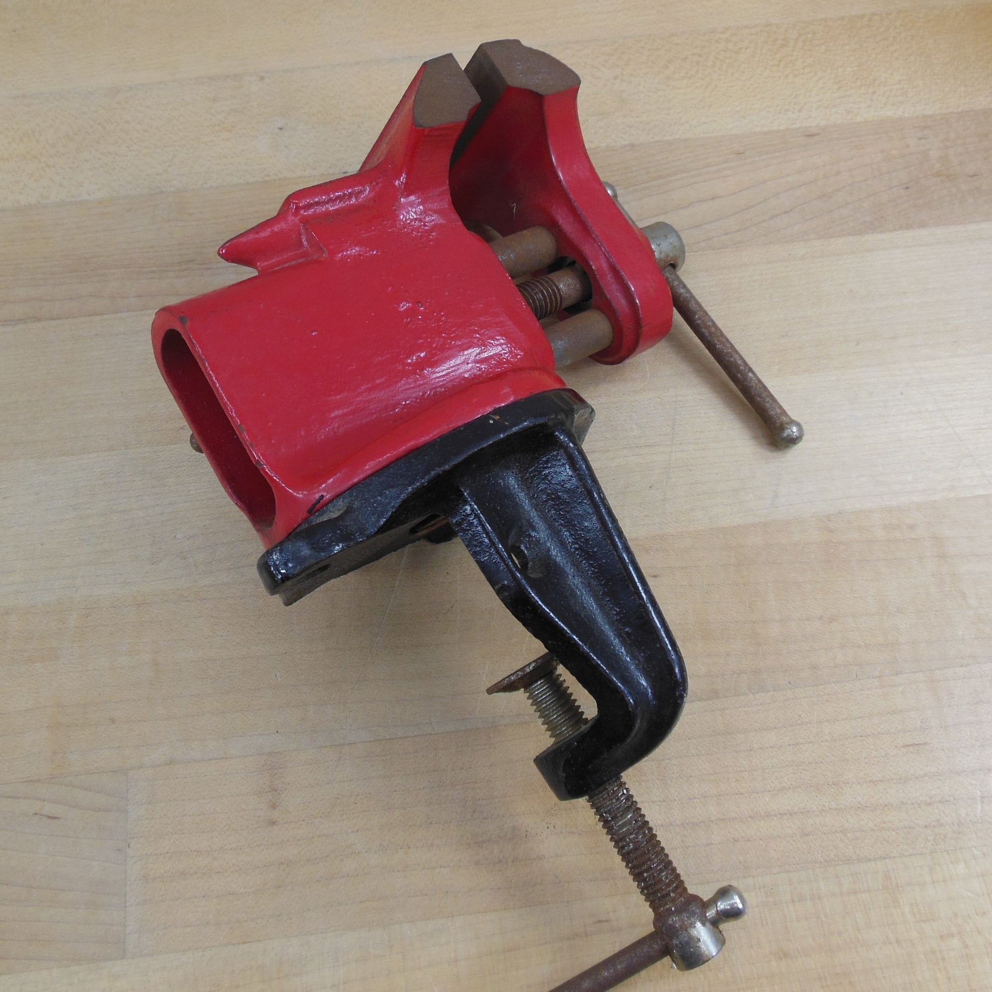 Unbranded Small Clamp On Bench Vise 2-1/2" Jaws Red Black vintage