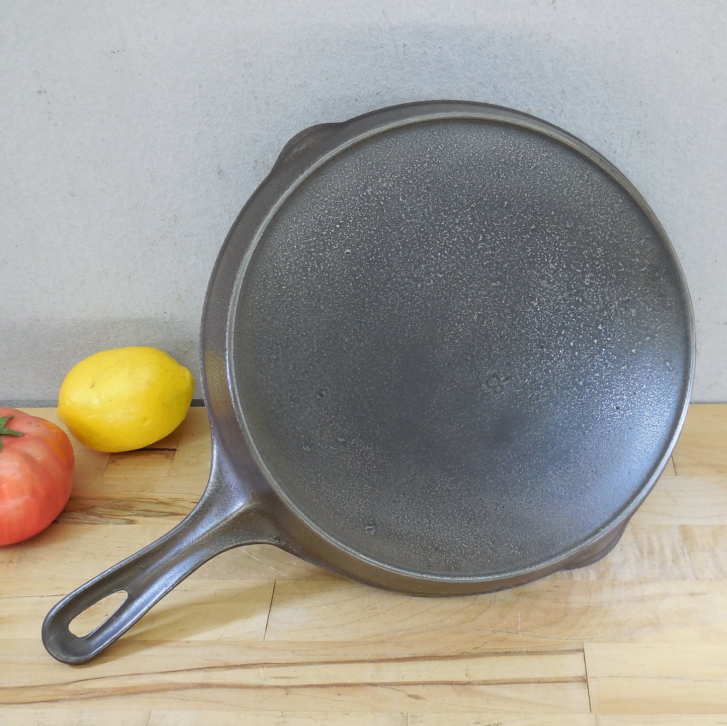 Vollrath Ware -8- Cast Iron Skillet #8 Unbranded 10.5" Cleaned heat ring