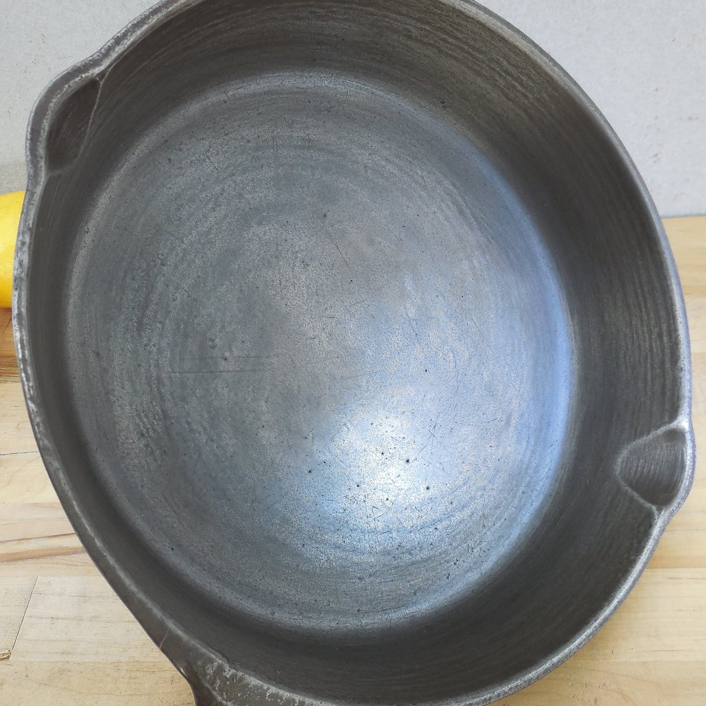 Vollrath Ware -8- Cast Iron Skillet #8 Unbranded 10.5" Cleaned Seasoned