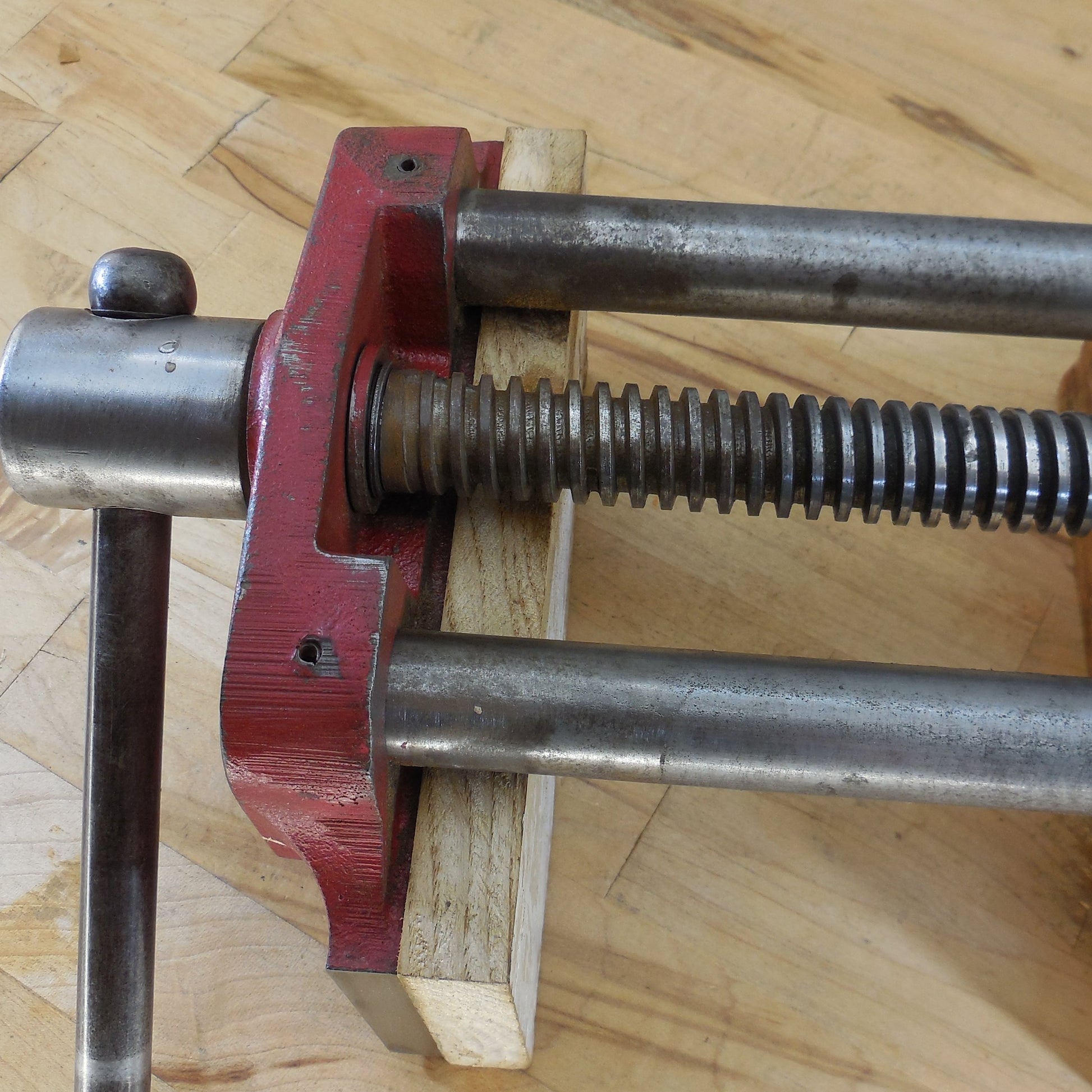 Craftsman Under Bench Woodworkers Screw Vise 391-51204 7" 8" red