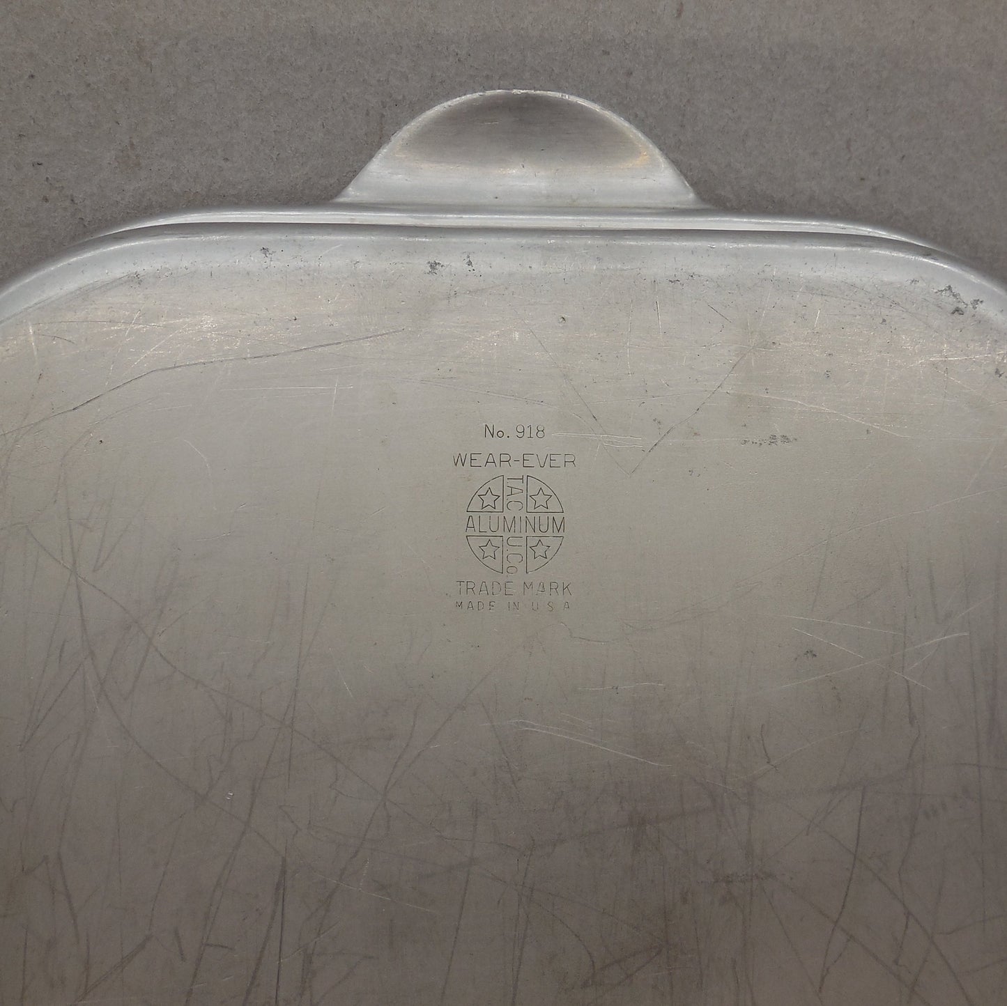 Wear Ever USA No. 918 Aluminum Open Roasting Baking Pan