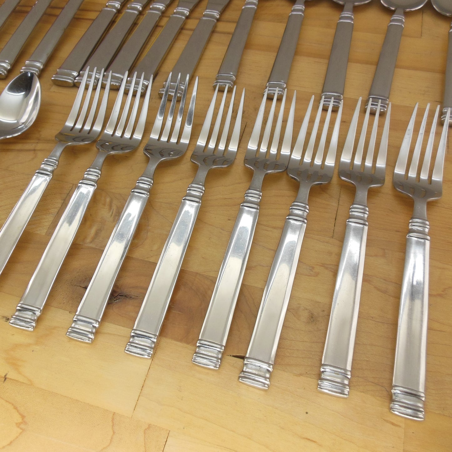 Wallace La Rochelle Stainless Flatware Partial Set 25 Pieces dinner salad forks