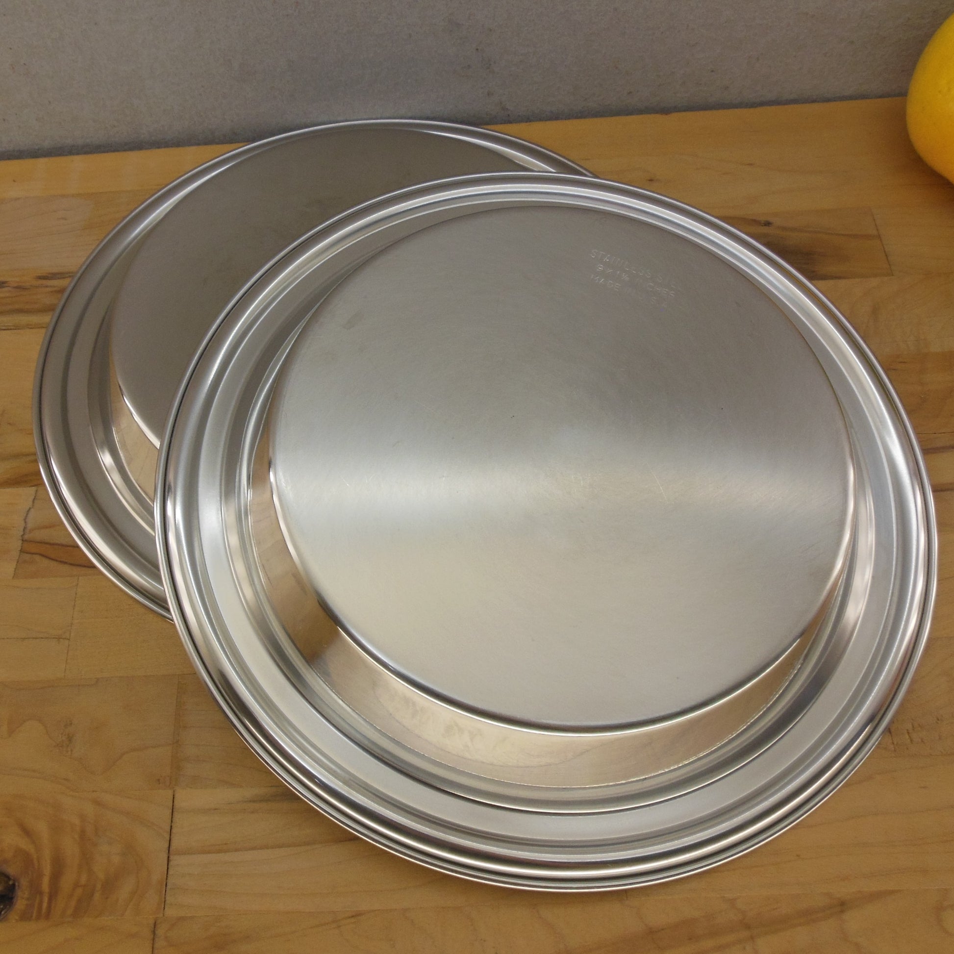 West Bend USA Unbranded Pair Stainless Pie Pan Plates 9" x 1-1/4" No Drip Vintage Used