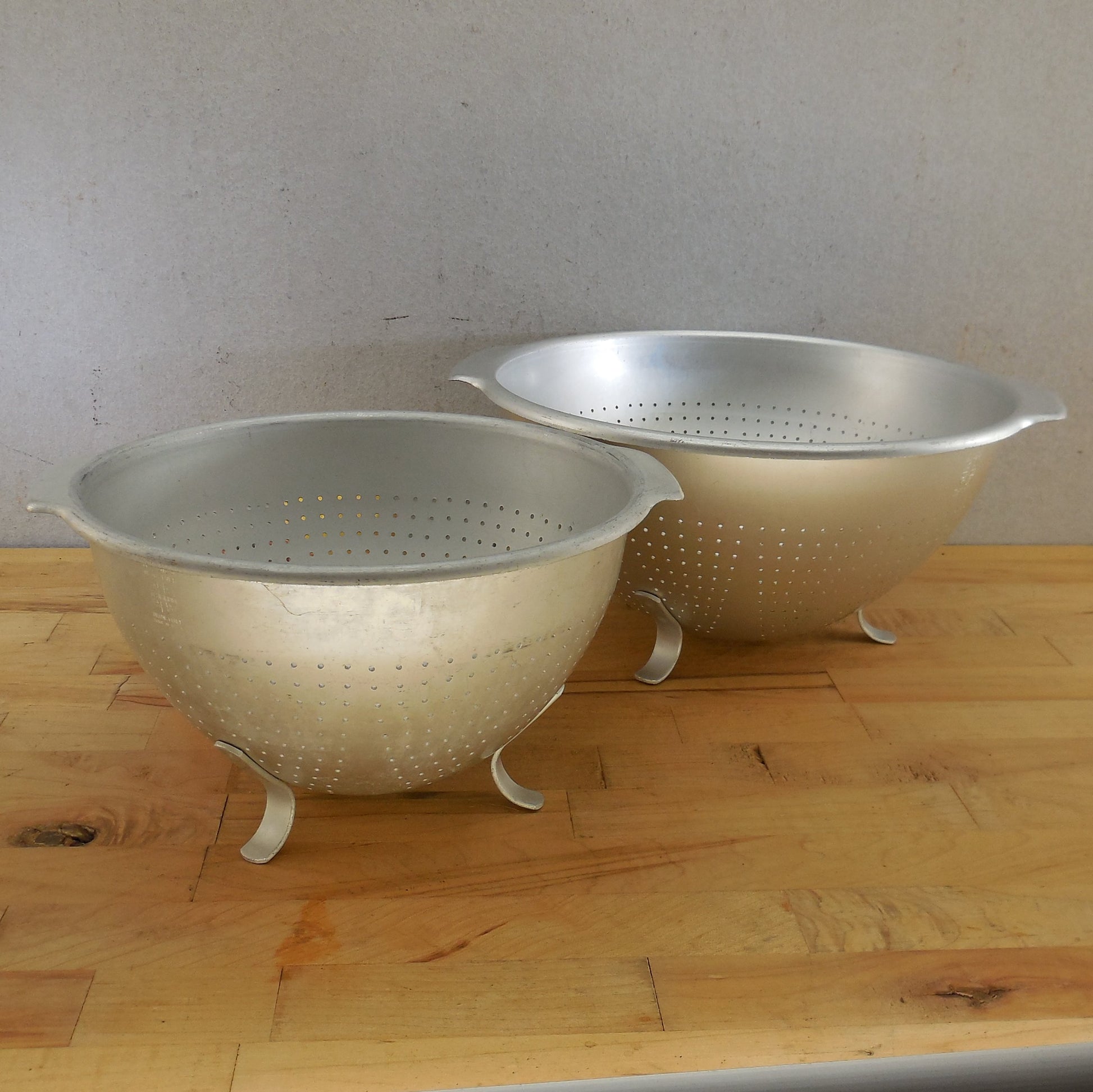 Wear Ever USA Pair  Aluminum Colanders Strainer 9" 11" No. 3123 3125 Vintage
