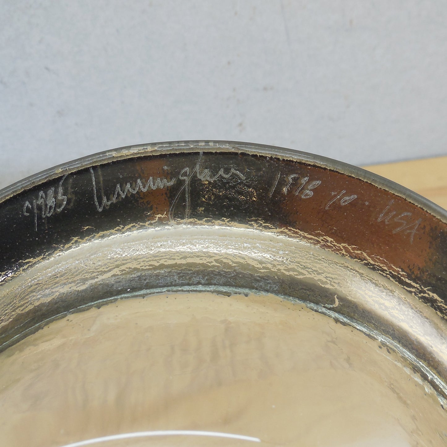 Annieglass 1985 Art Glass Roman Antique Platinum Round Bowl 8" Signed