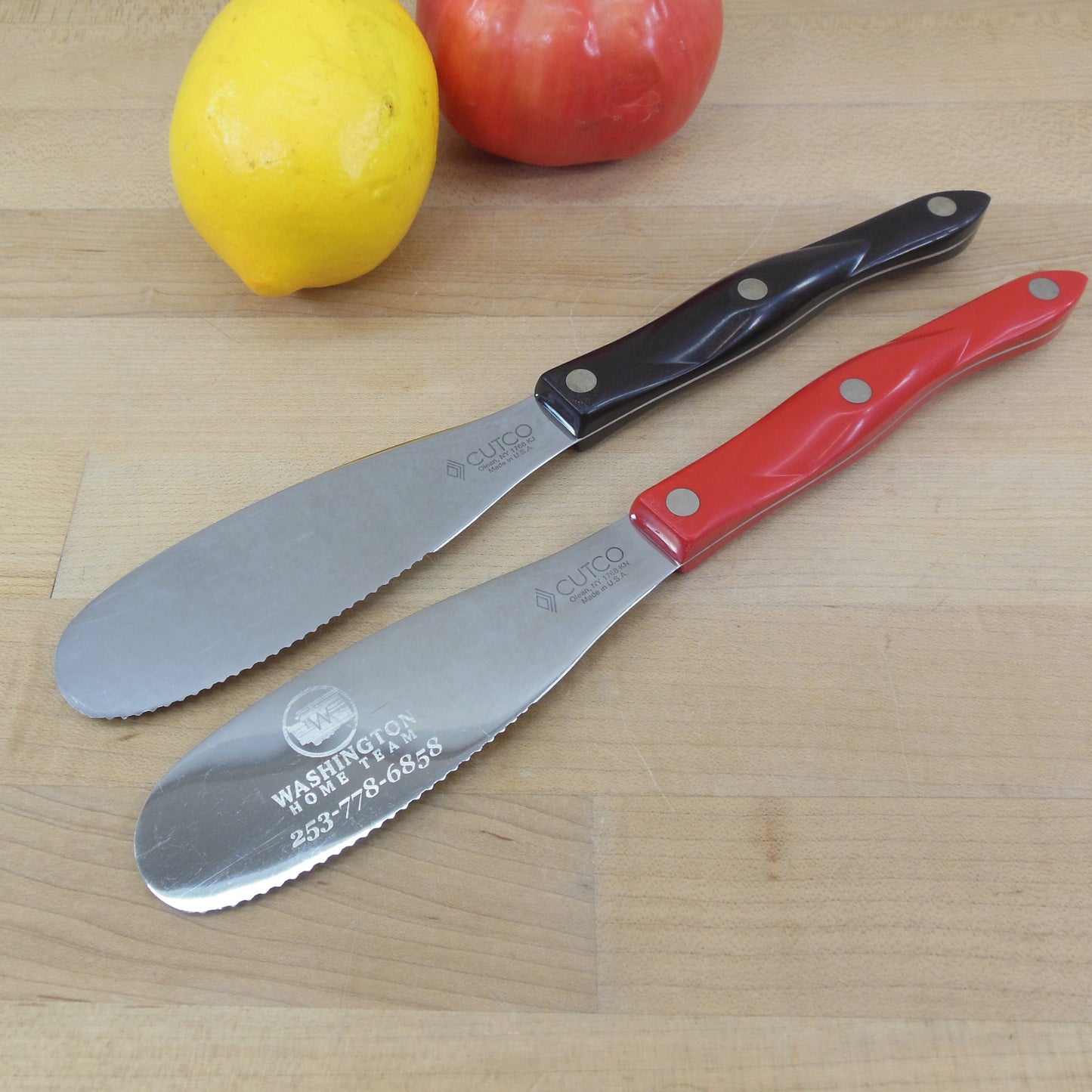 Cutco Pair 1768 Serrated Sandwich Knife Spreader - Red Classic Brown