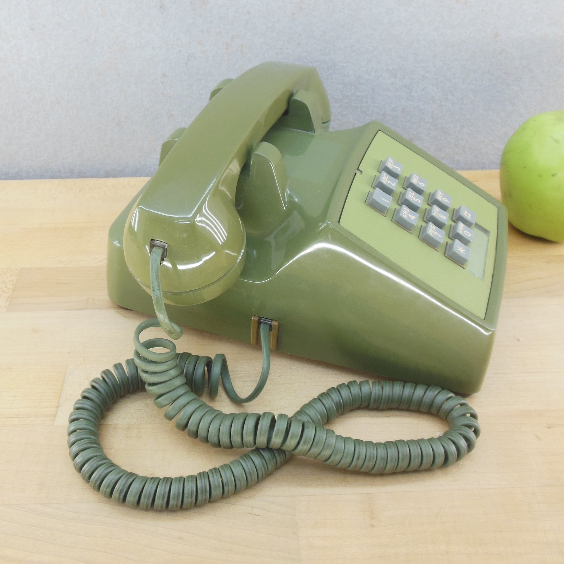 Western Electric Bell Avocado Green Push Button Desk Telephone Analog