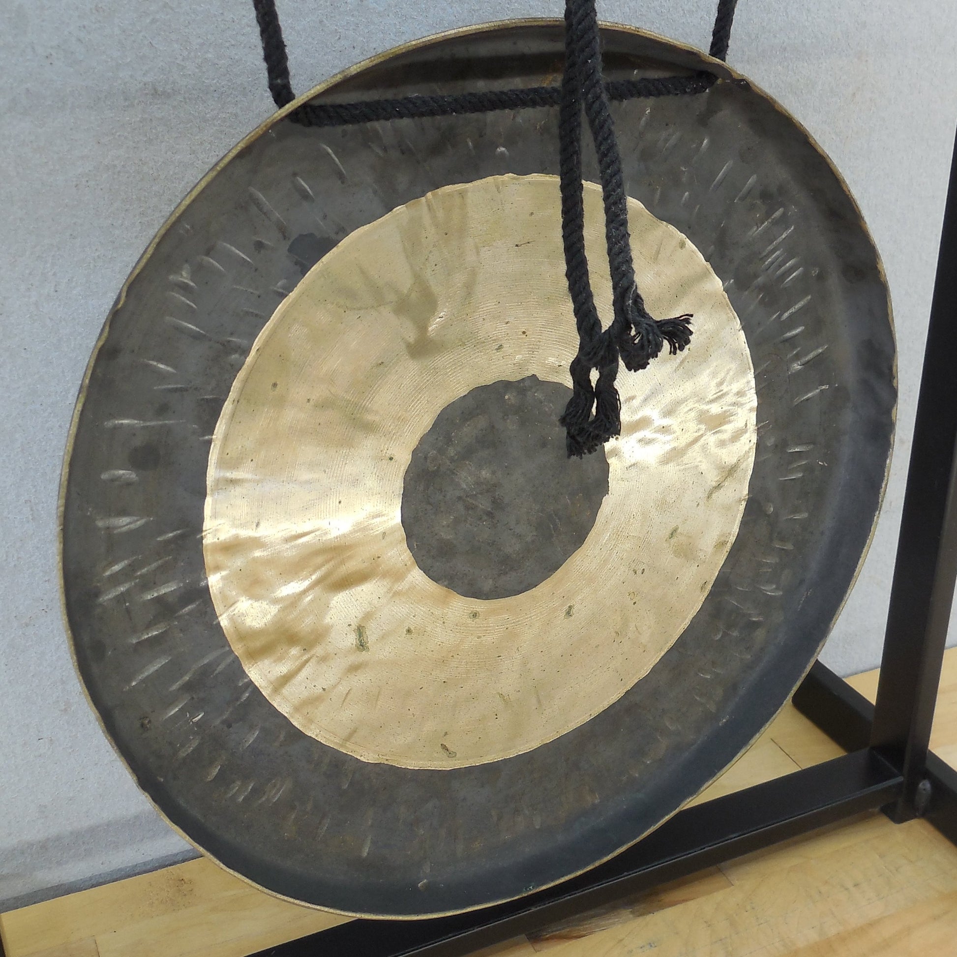 Zildjian Traditional Gong With Tabletop Stand 12" - No Mallet Used