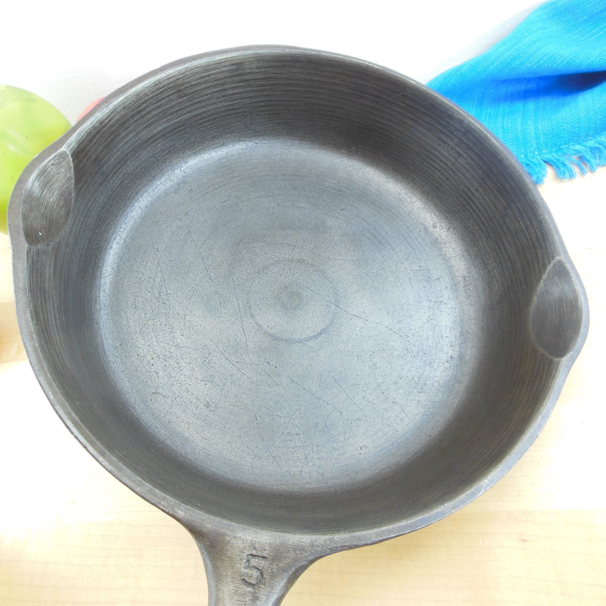 1950's Unmarked Wagner Ware 6-1/4 Cast Iron Skillet #3