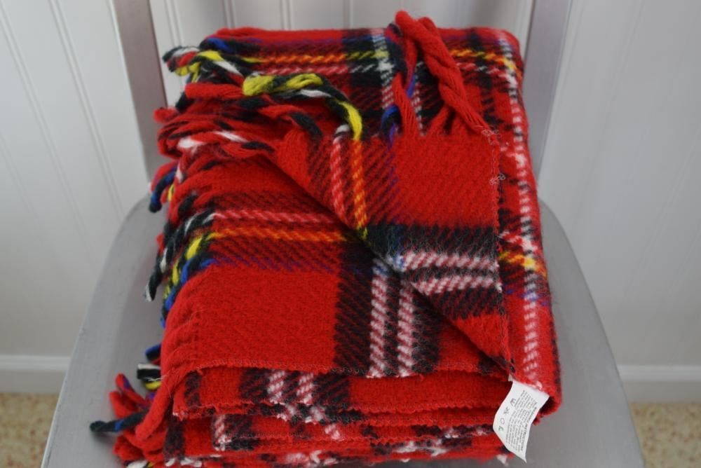 USA Acrylic Throw Fringed Blanket Bright Red Plaid tartan