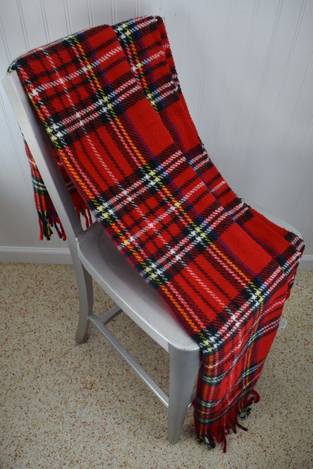 USA Acrylic Throw Fringed Blanket Bright Red Plaid classic